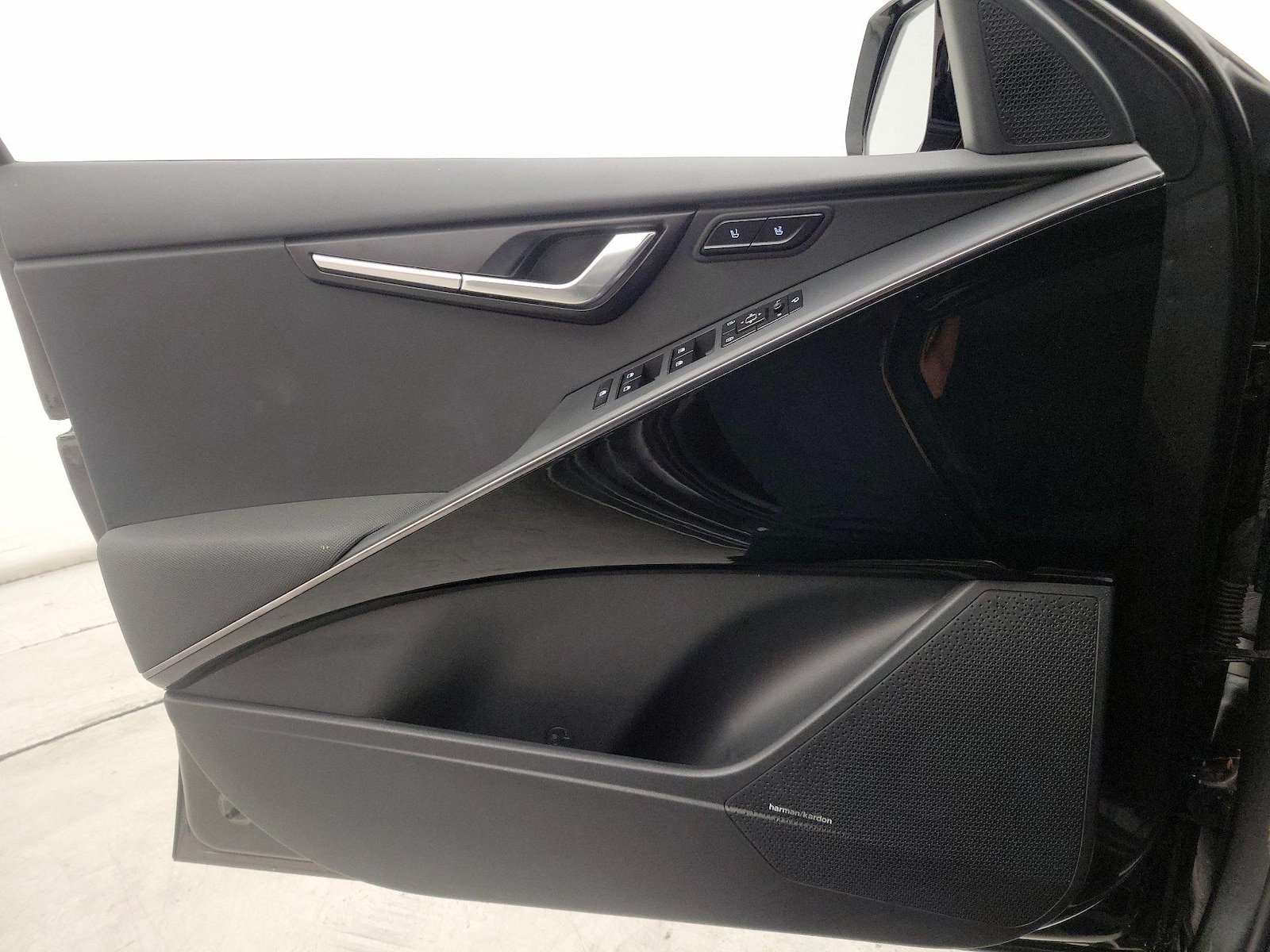 2024 Kia Niro SX Touring - Photo 13