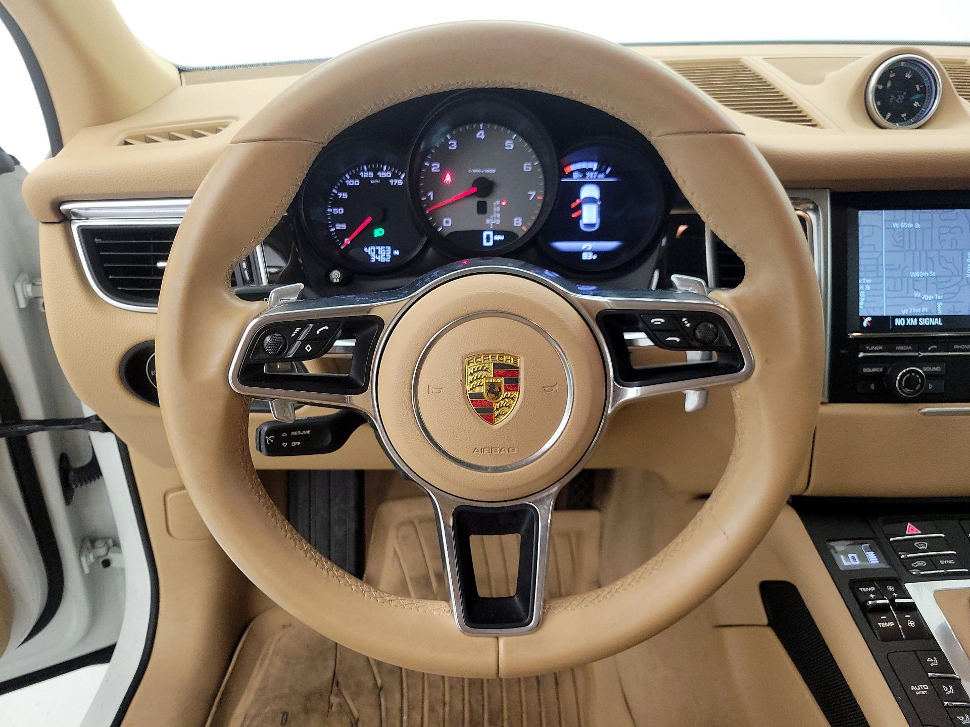 Thumbnail: 2015 Porsche Macan - 10