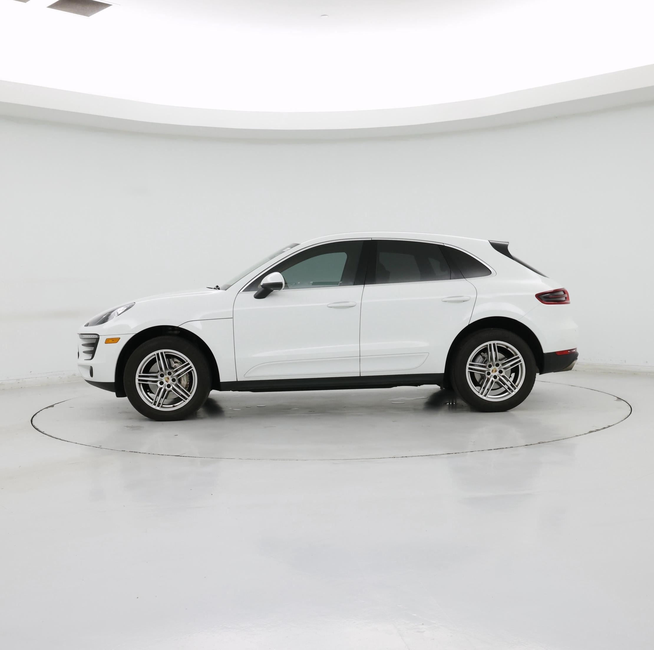 Thumbnail: 2015 Porsche Macan - 3