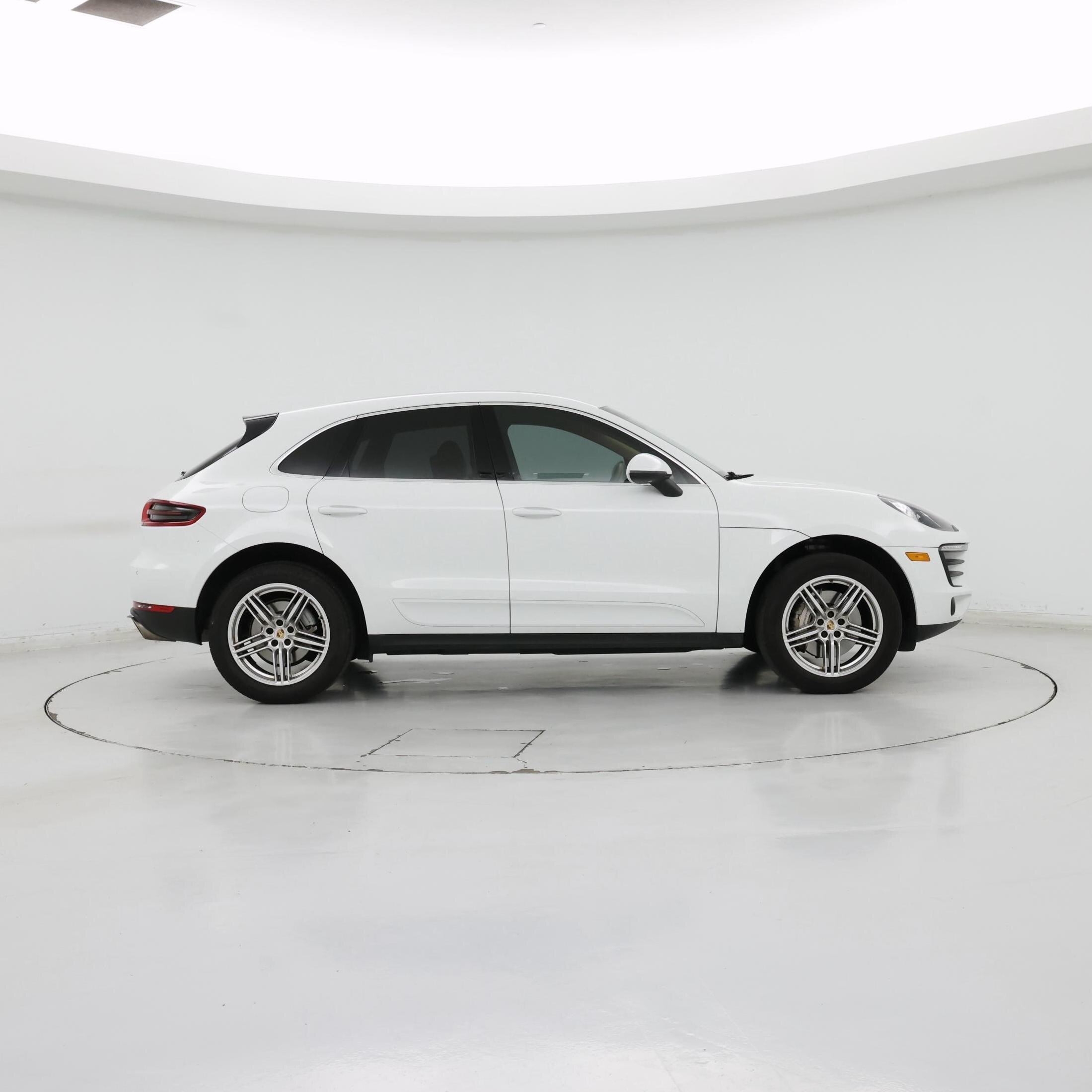 Thumbnail: 2015 Porsche Macan - 7