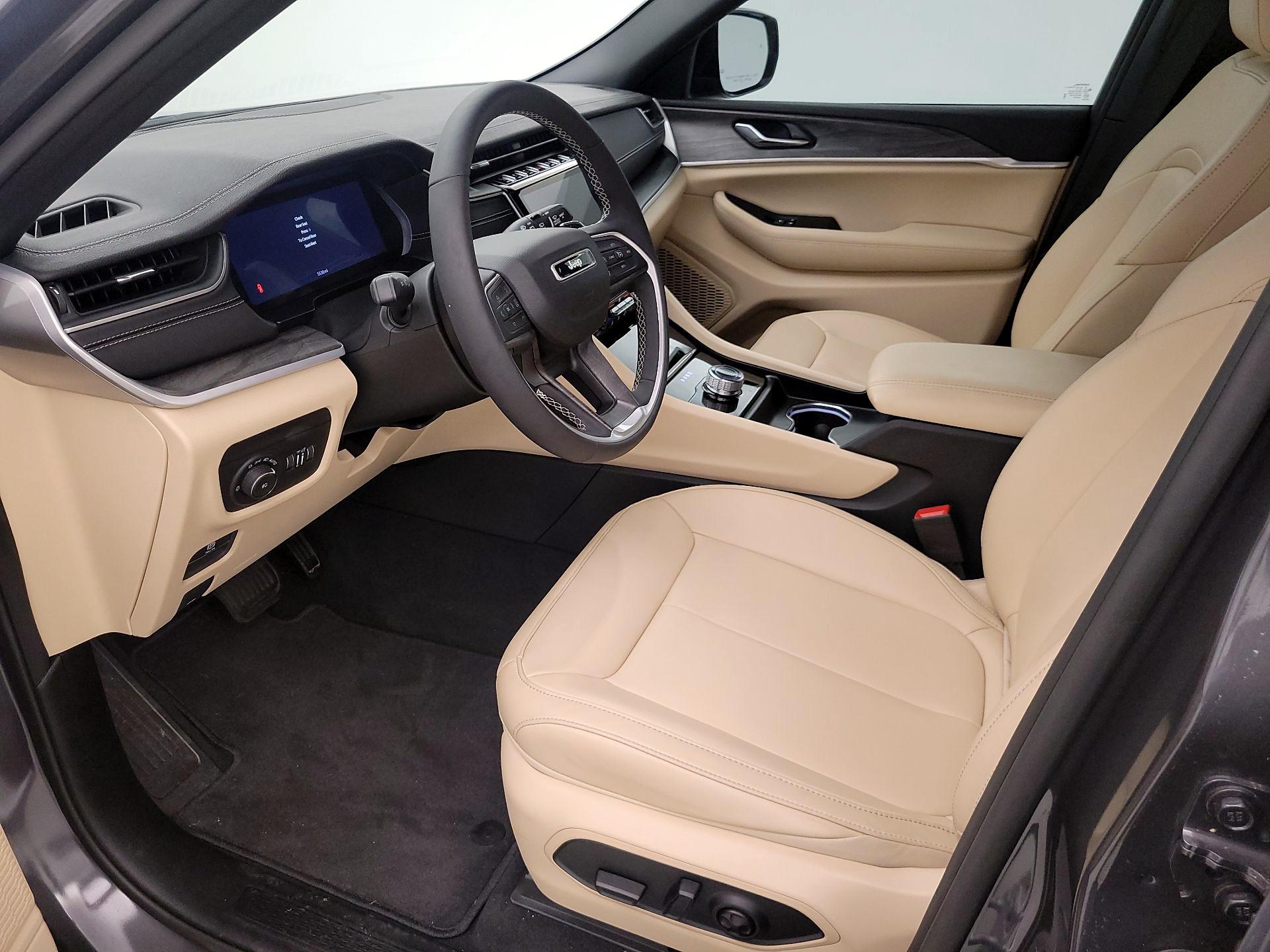 Thumbnail: 2025 Jeep Grand Cherokee - 11