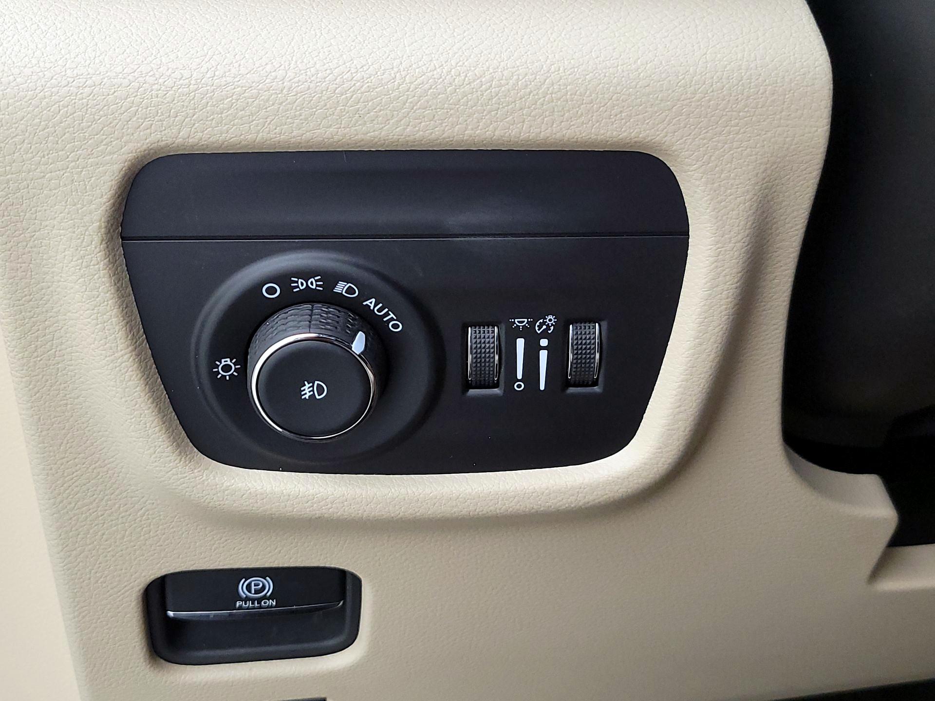 Thumbnail: 2025 Jeep Grand Cherokee - 13
