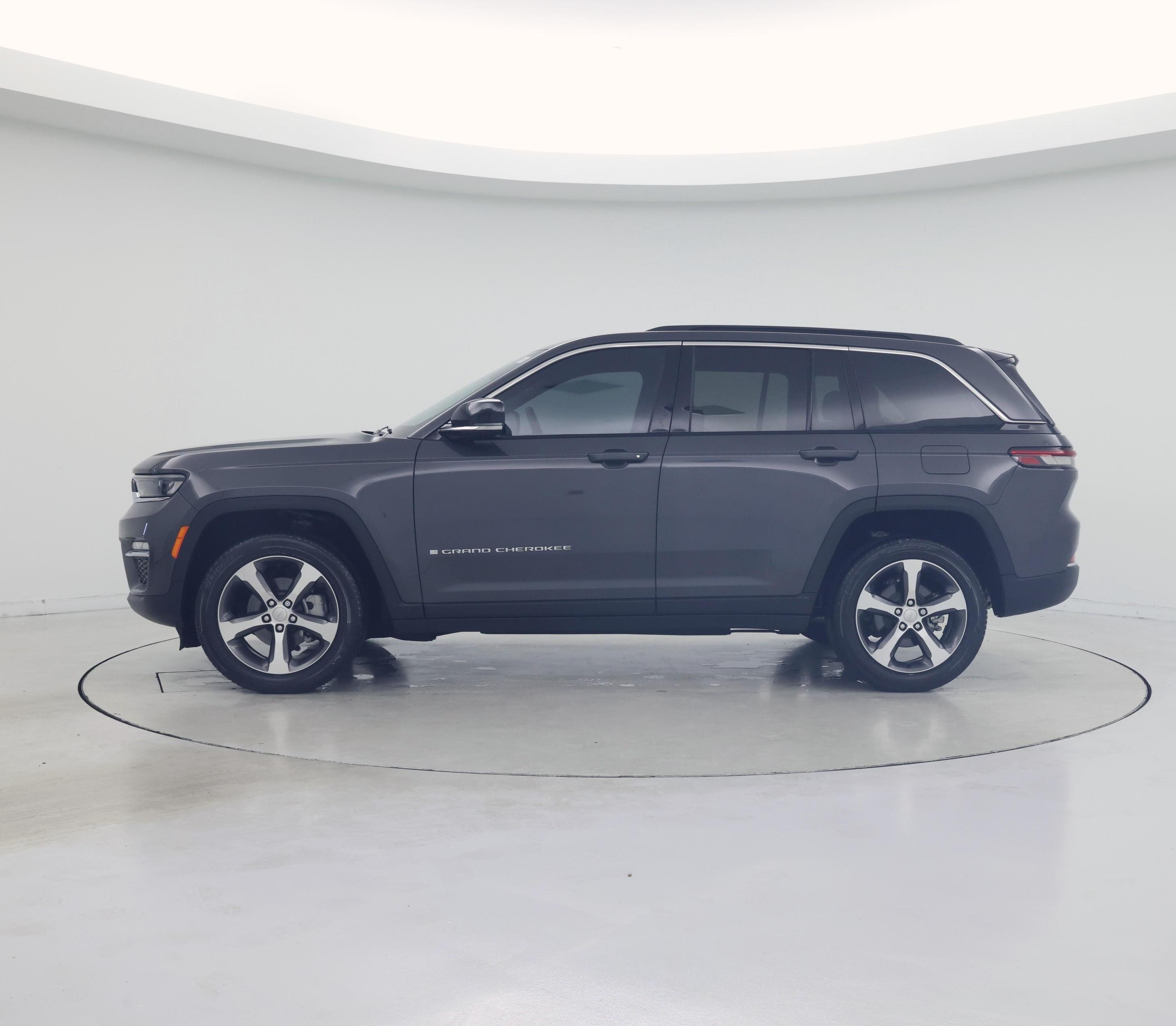 Thumbnail: 2025 Jeep Grand Cherokee - 3