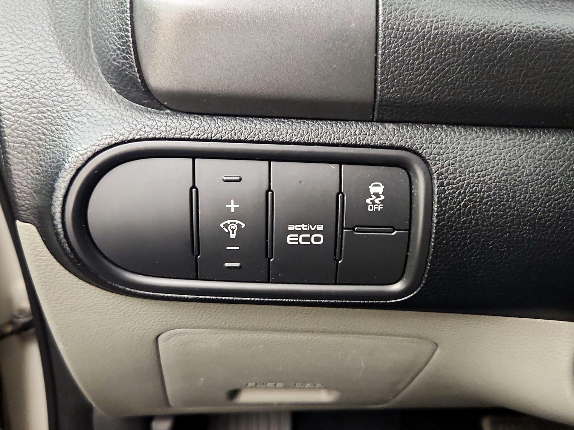 Thumbnail: 2015 Kia Forte - 13