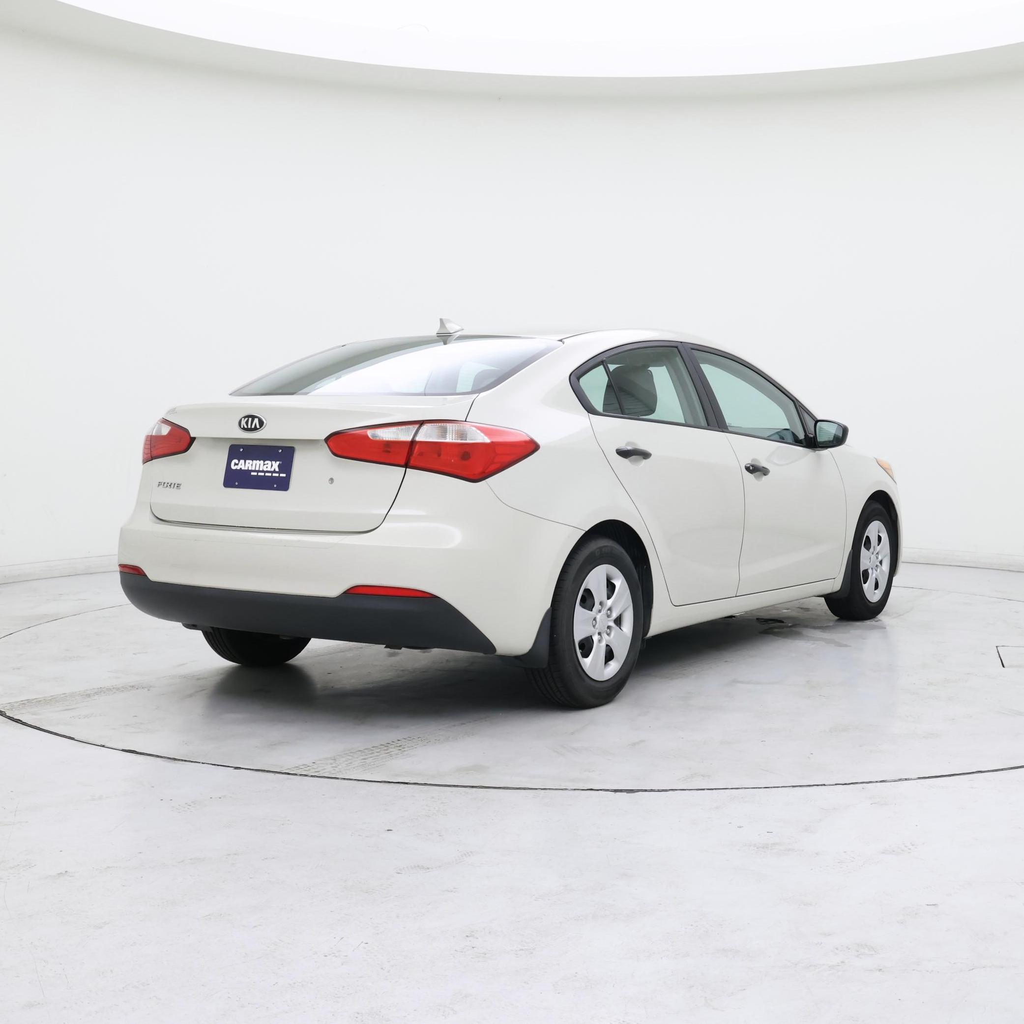 Thumbnail: 2015 Kia Forte - 8
