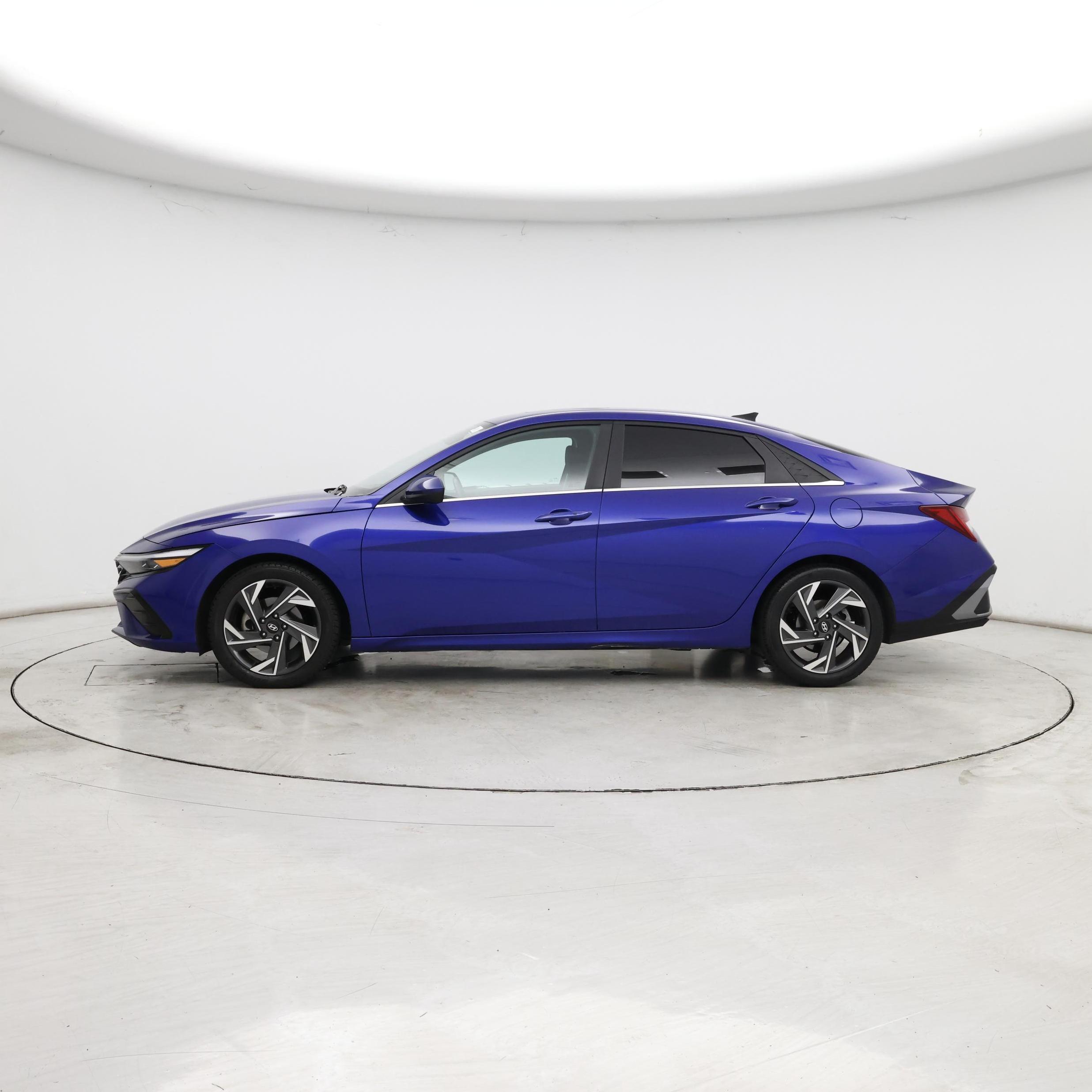 Thumbnail: 2024 Hyundai Elantra - 3