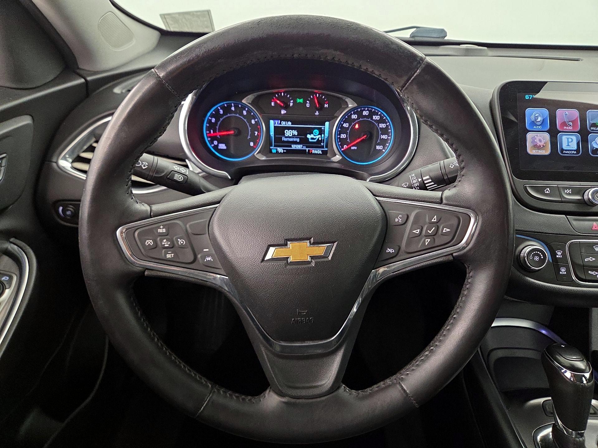 Thumbnail: 2016 Chevrolet Malibu - 10