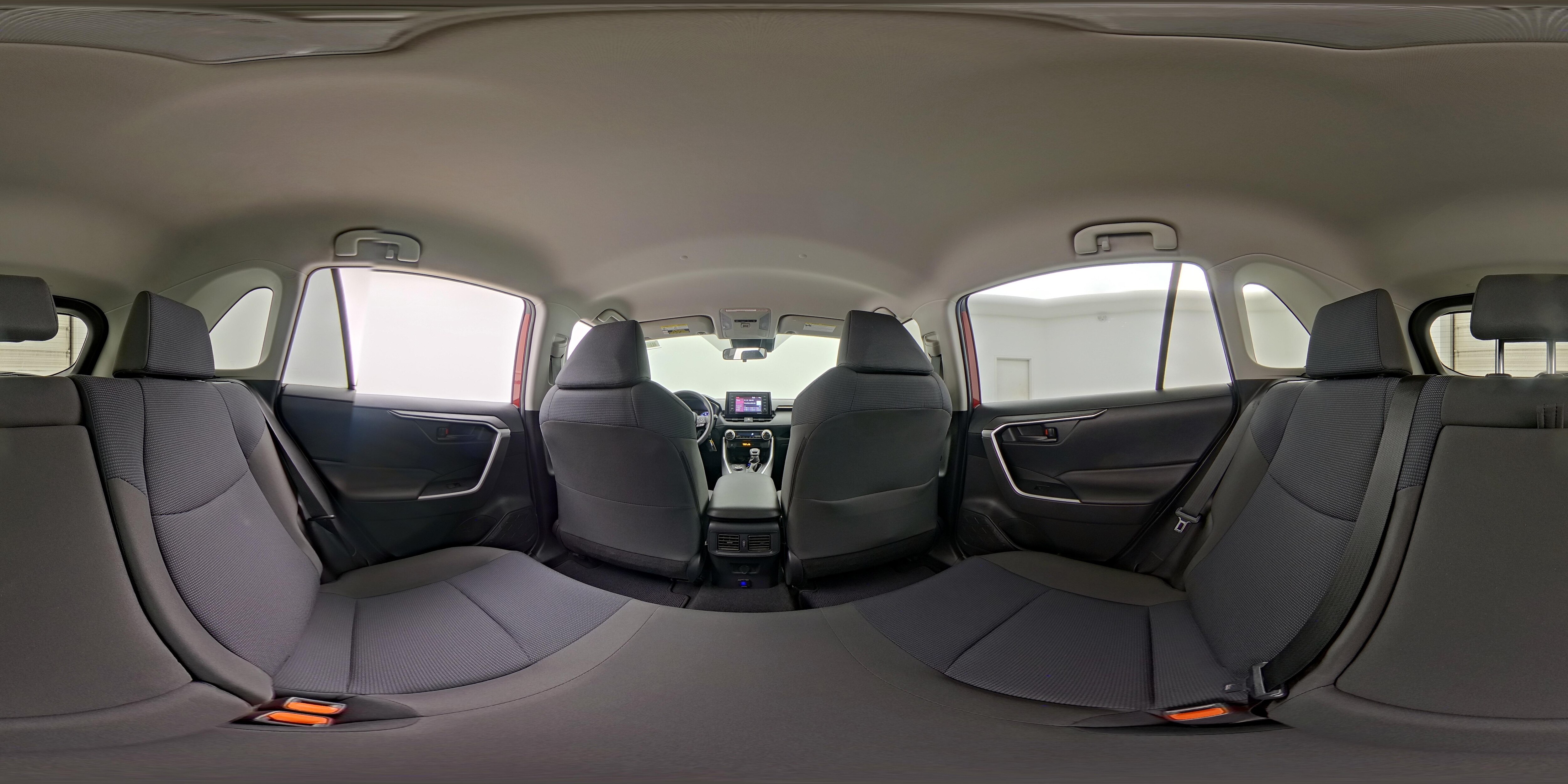 2020 Toyota RAV4 LE - Photo 25