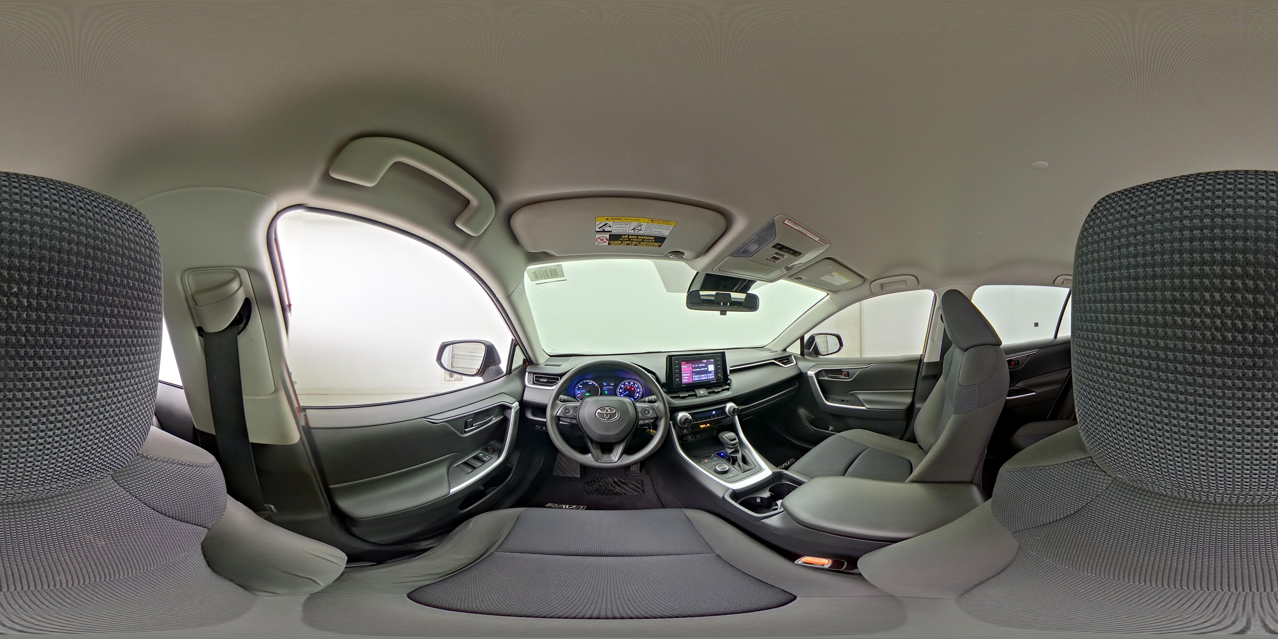 2020 Toyota RAV4 LE - Photo 26