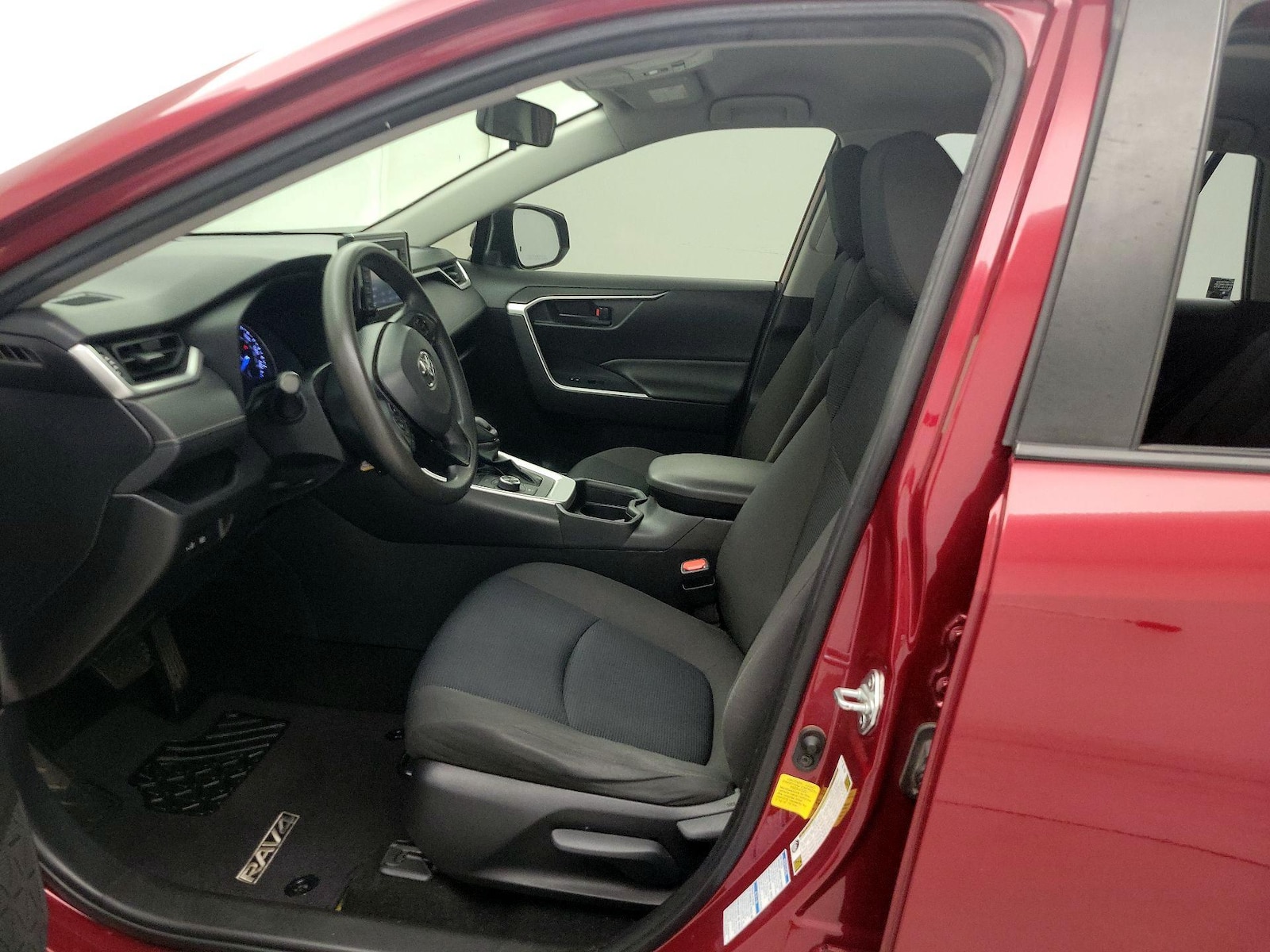2020 Toyota RAV4 LE - Photo 12