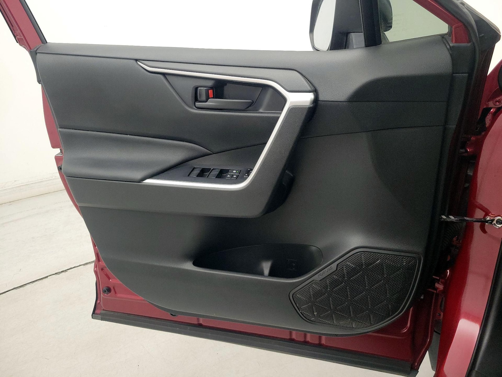 2020 Toyota RAV4 LE - Photo 13