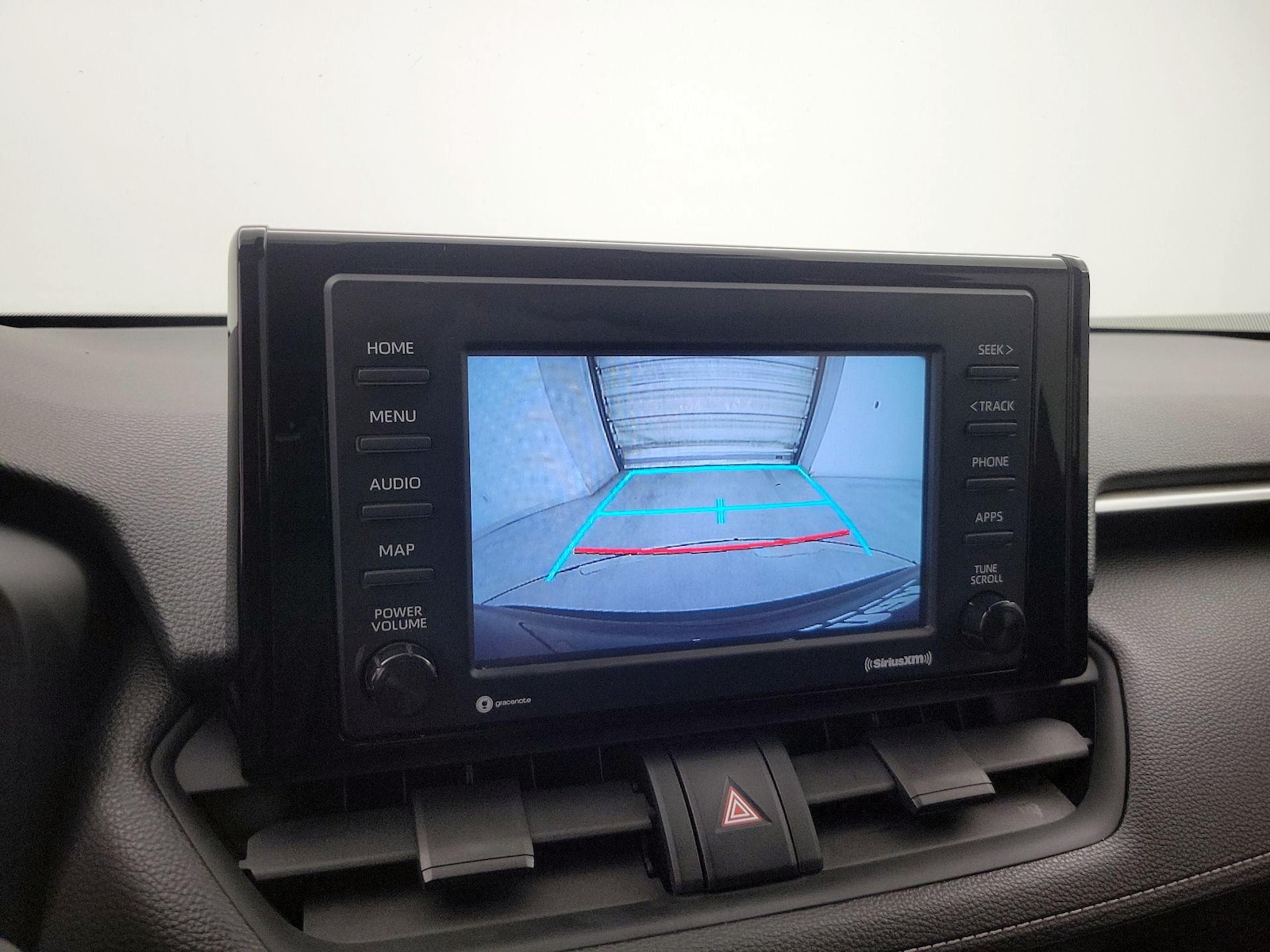 2020 Toyota RAV4 LE - Photo 15