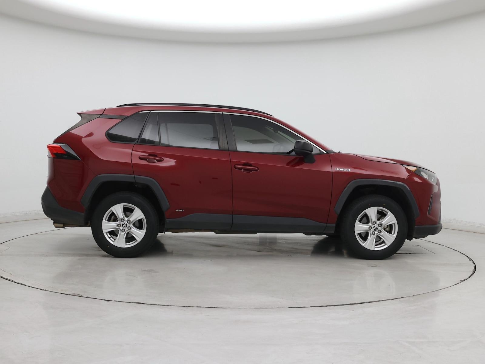 2020 Toyota RAV4 LE - Photo 8