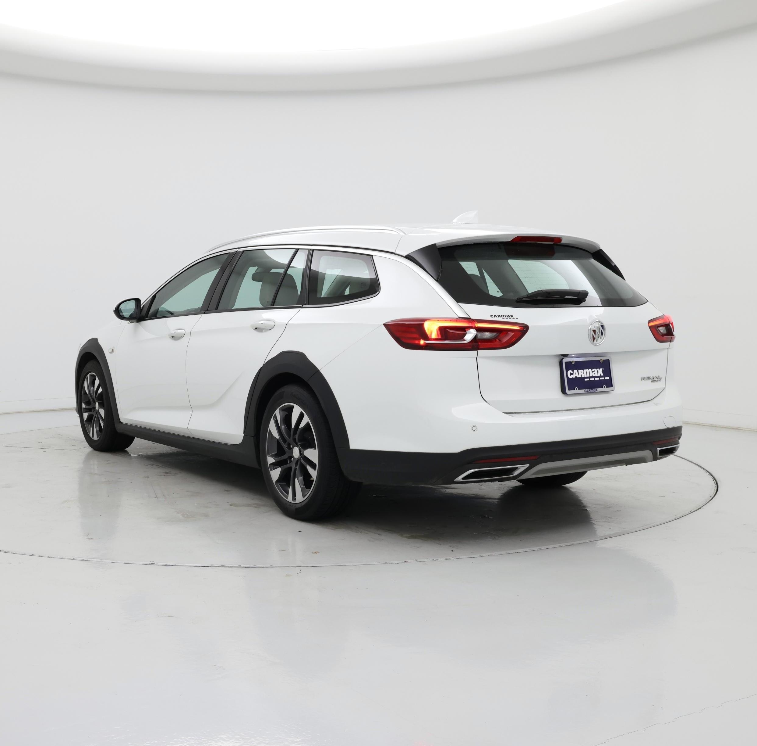 Thumbnail: 2019 Buick Regal - 2