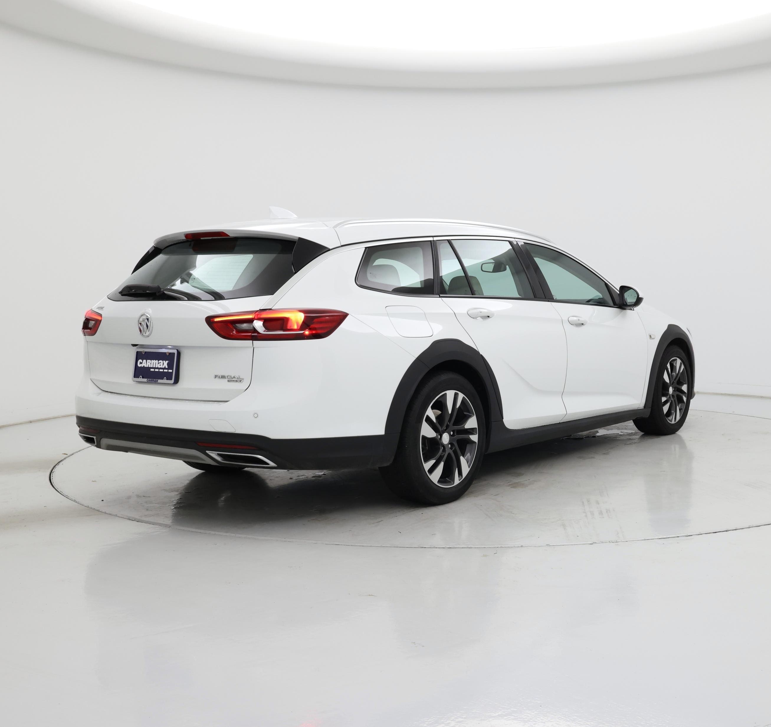Thumbnail: 2019 Buick Regal - 8