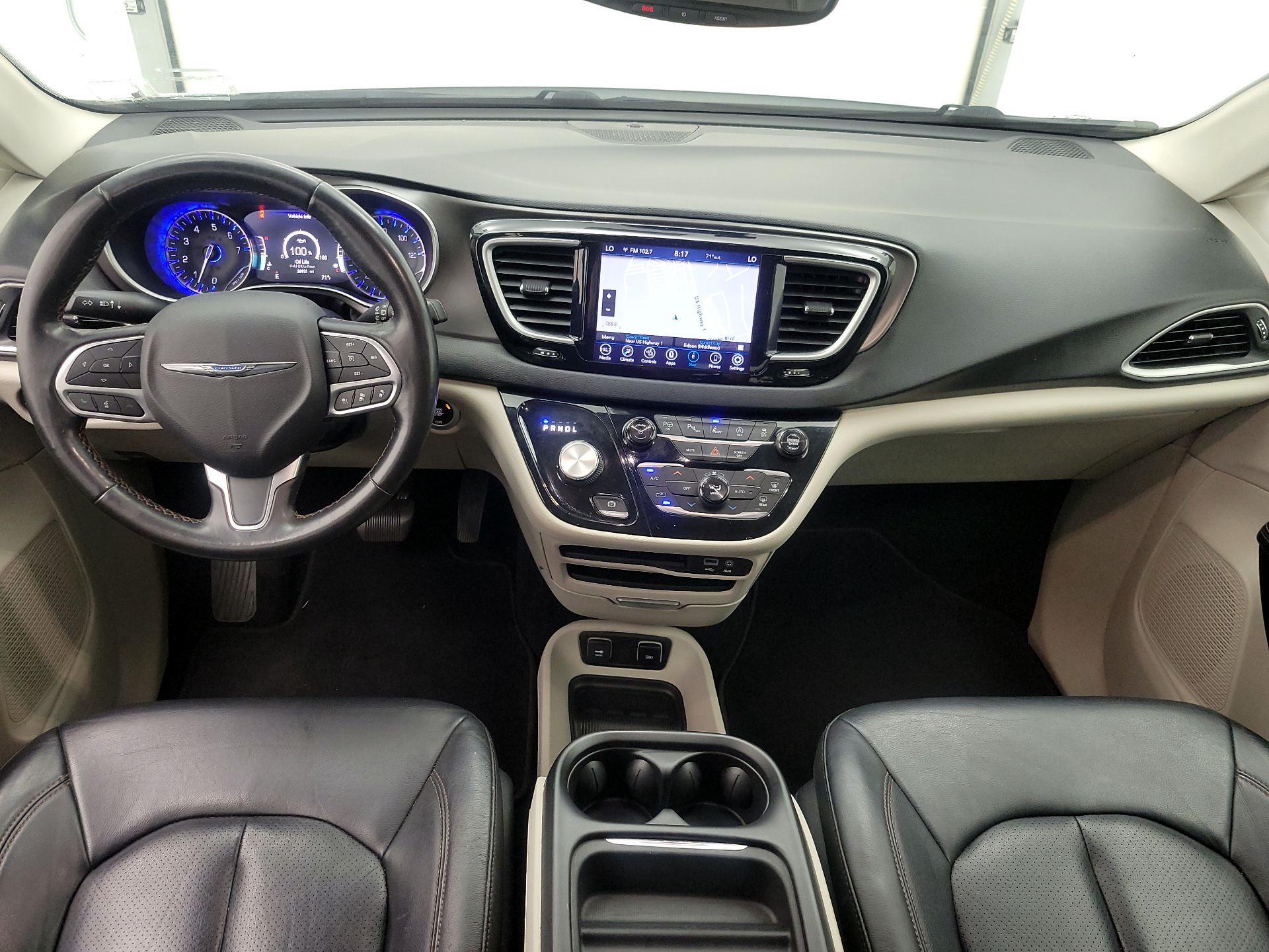 Thumbnail: 2020 Chrysler Pacifica - 9
