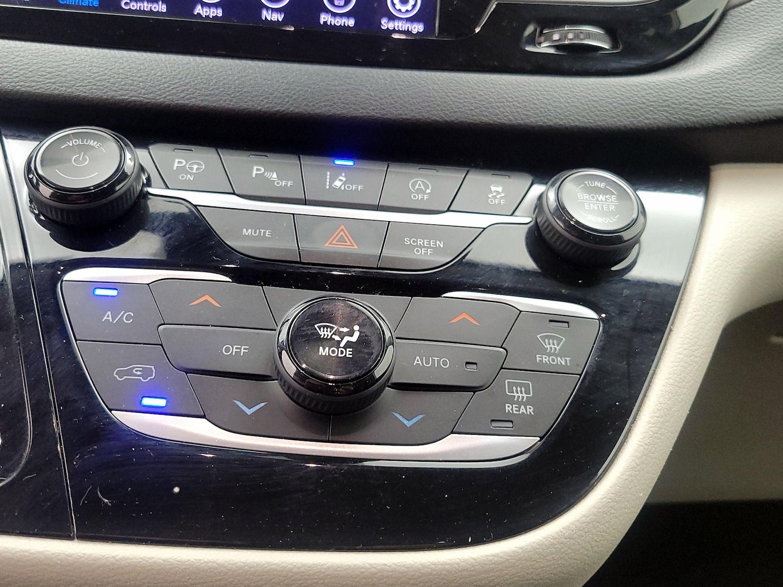 2020 Chrysler Pacifica Touring L - Photo 18