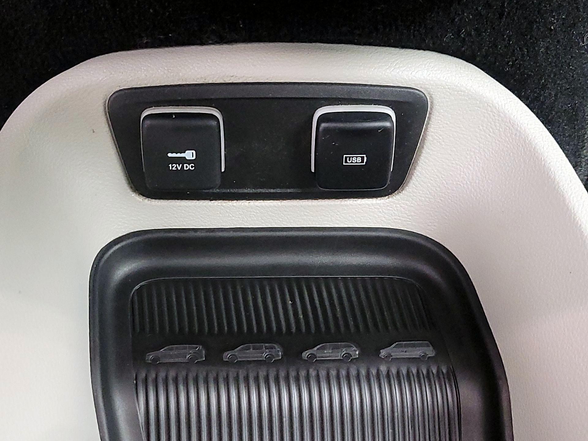 Thumbnail: 2020 Chrysler Pacifica - 19