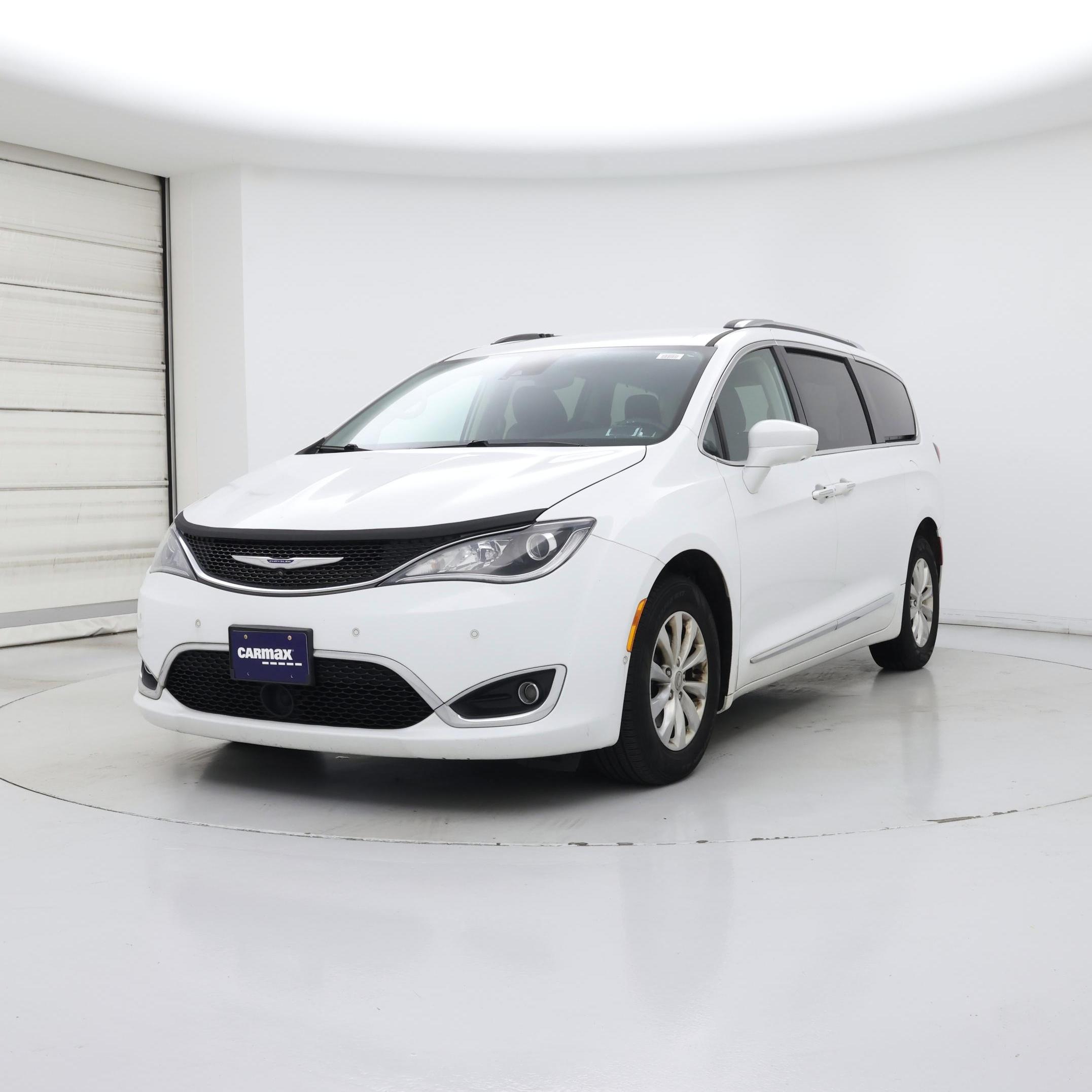 Thumbnail: 2020 Chrysler Pacifica - 4