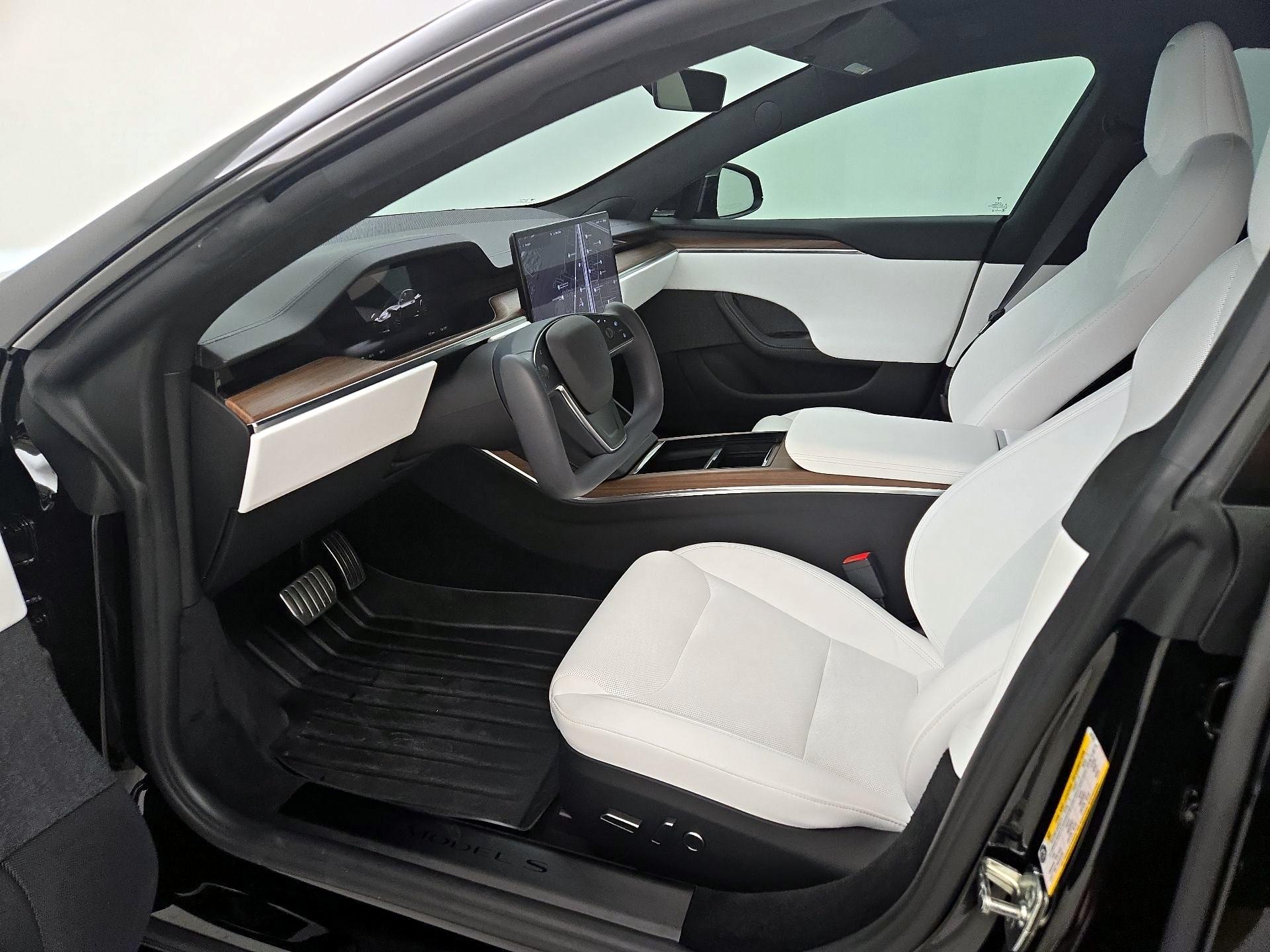Thumbnail: 2022 Tesla Model S - 11