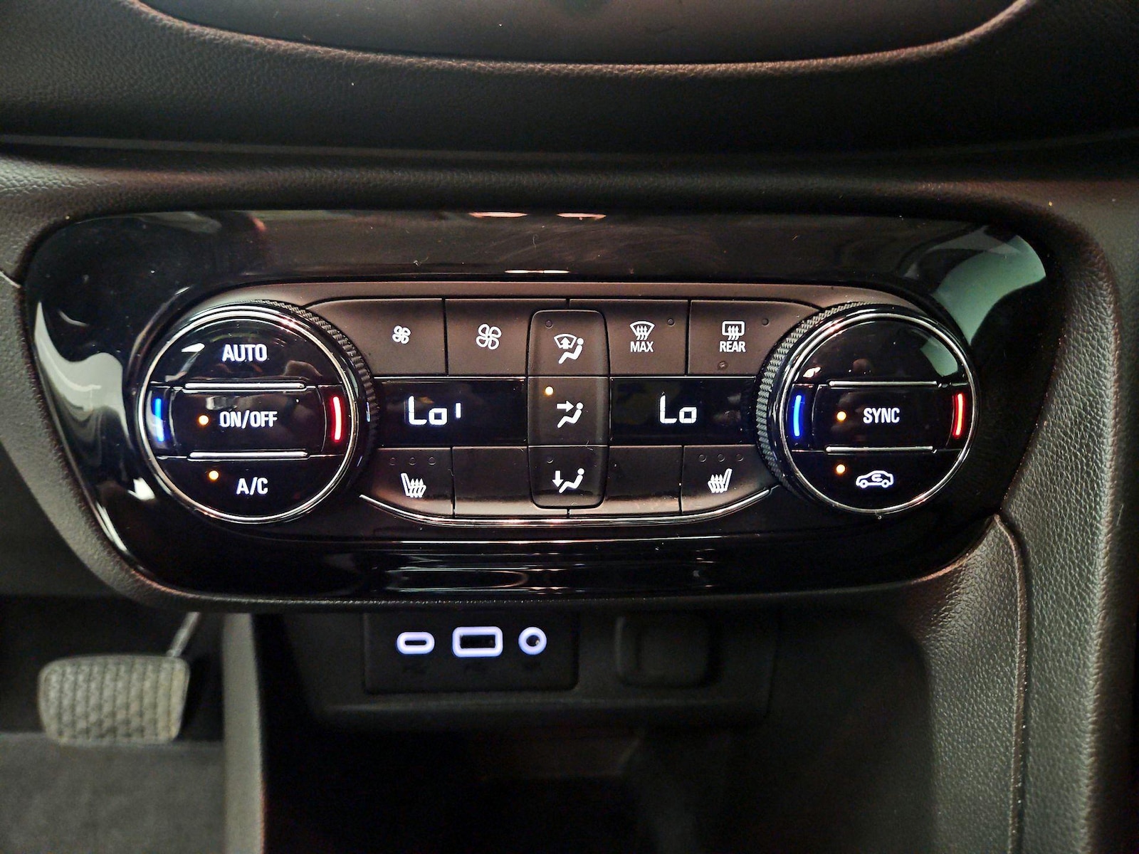 2022 Buick Encore GX Select - Photo 17