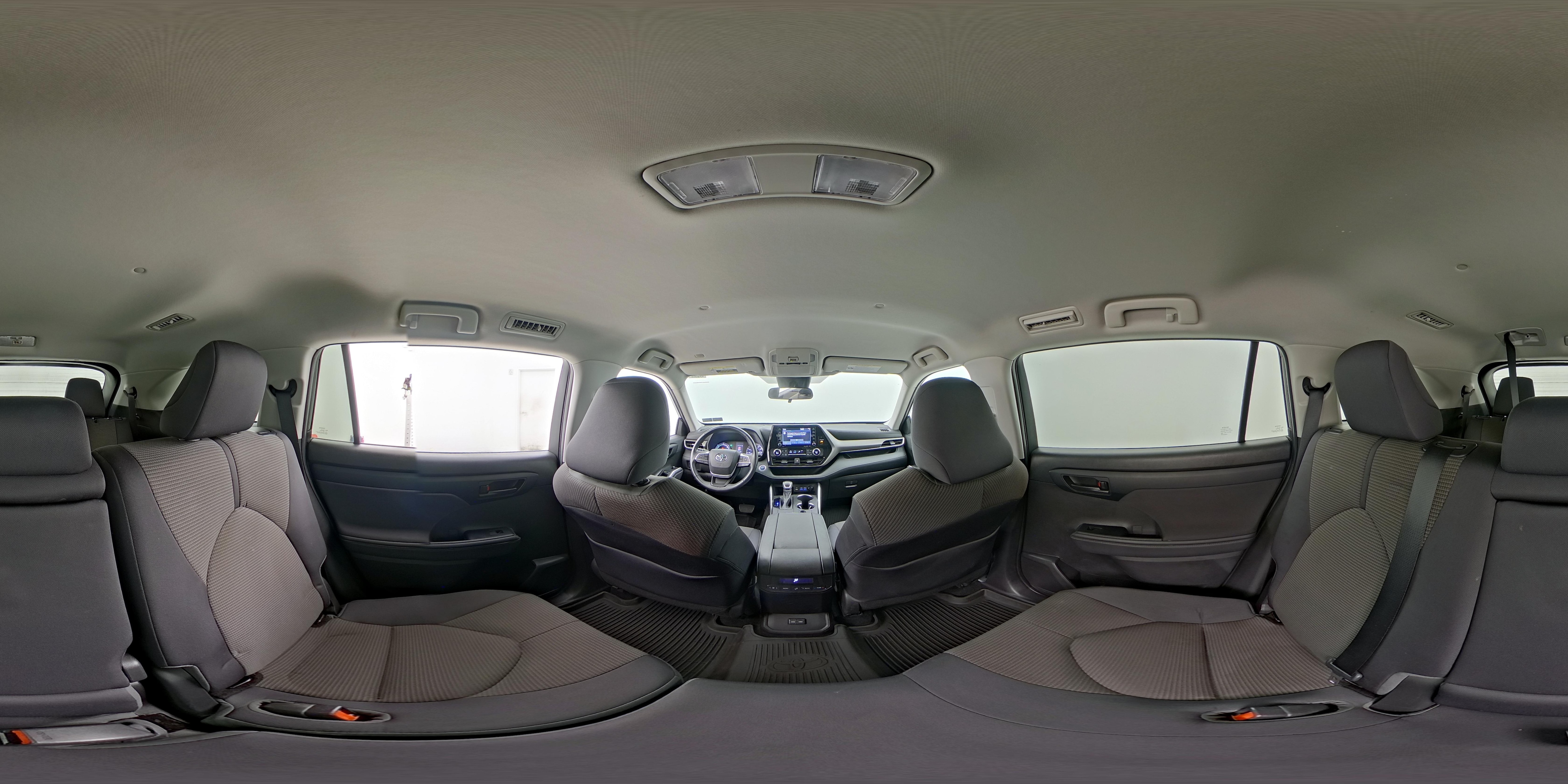 2022 Toyota Highlander LE - Photo 27