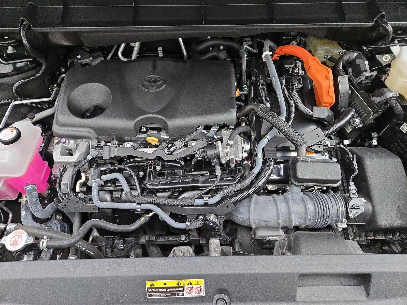 2022 Toyota Highlander LE - Photo 24