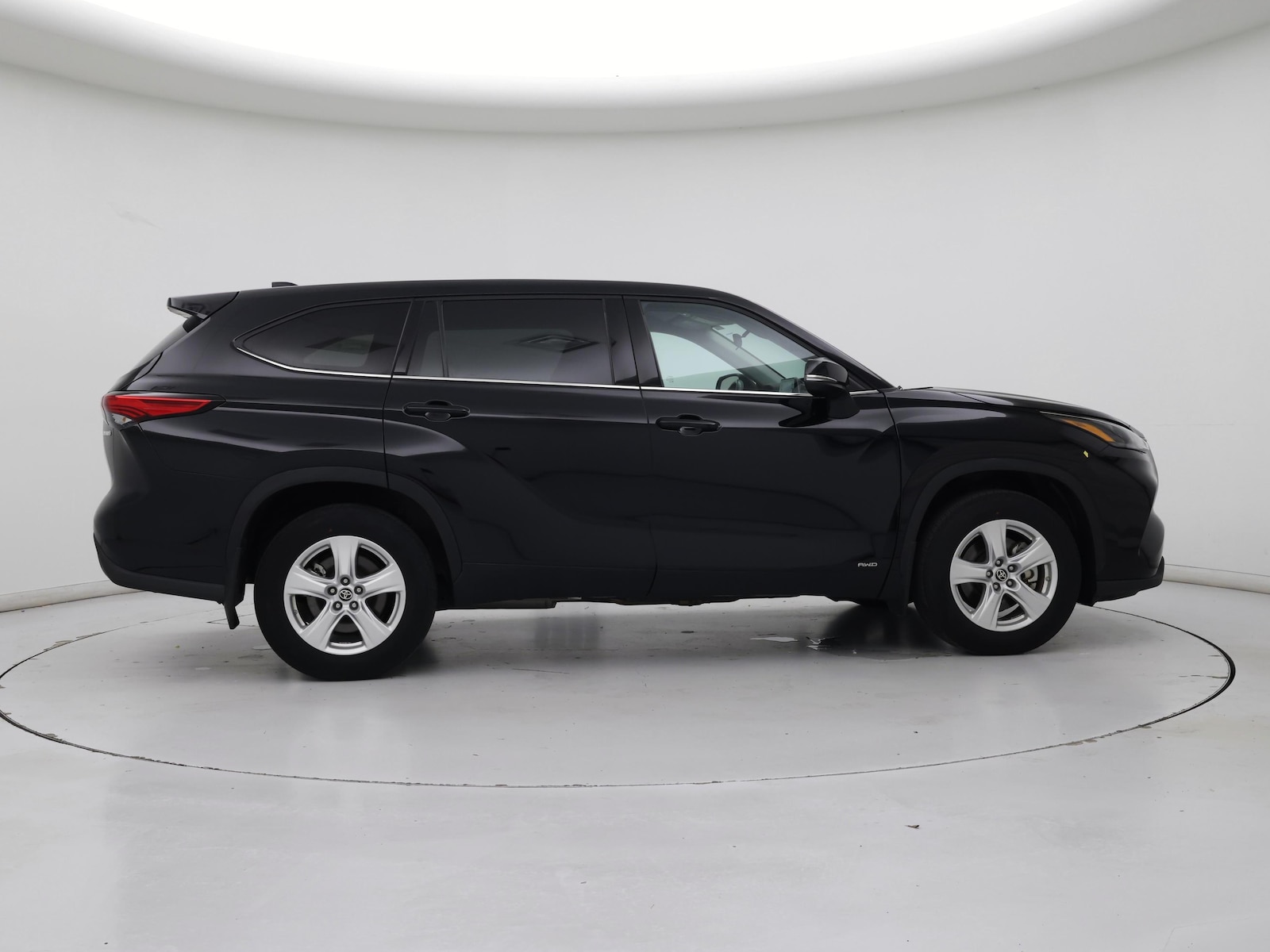 2022 Toyota Highlander LE - Photo 8