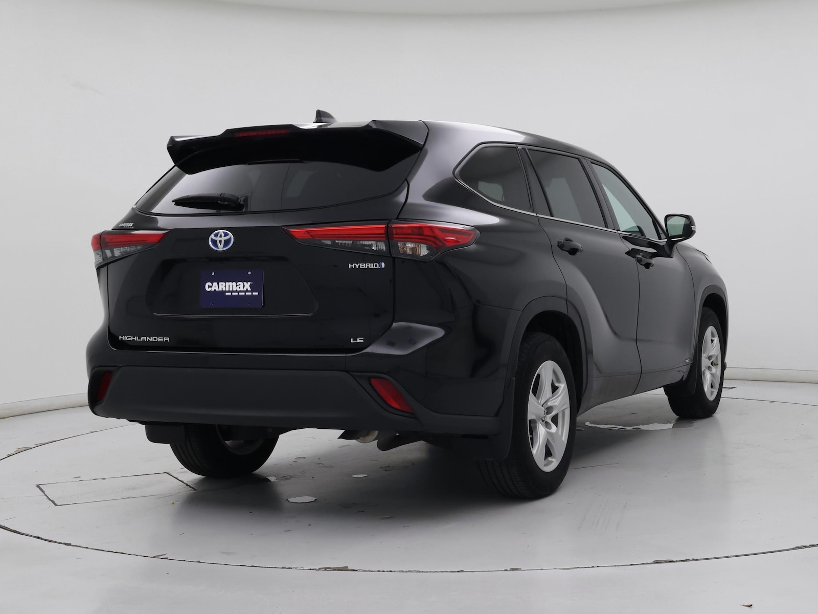 2022 Toyota Highlander LE - Photo 9