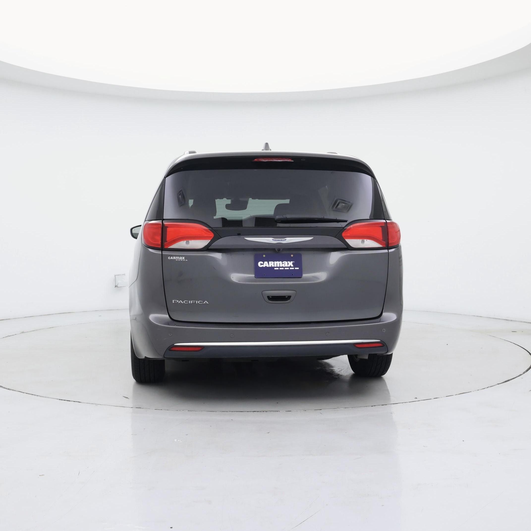 Thumbnail: 2017 Chrysler Pacifica - 6