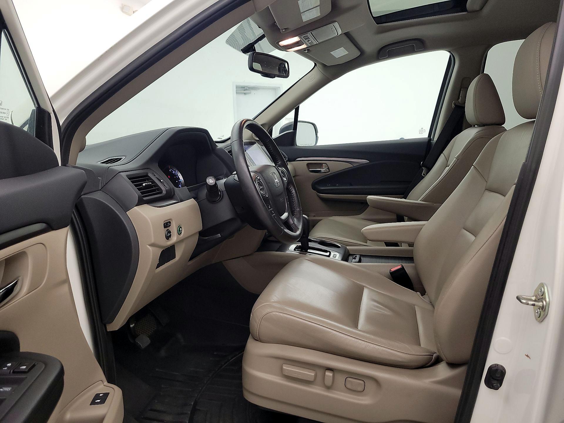Thumbnail: 2016 Honda Pilot - 11