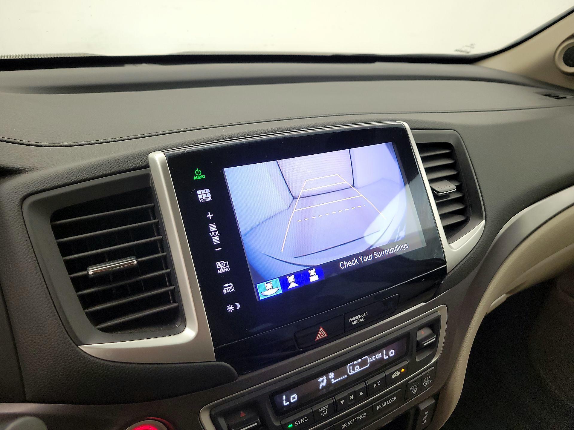 Thumbnail: 2016 Honda Pilot - 15