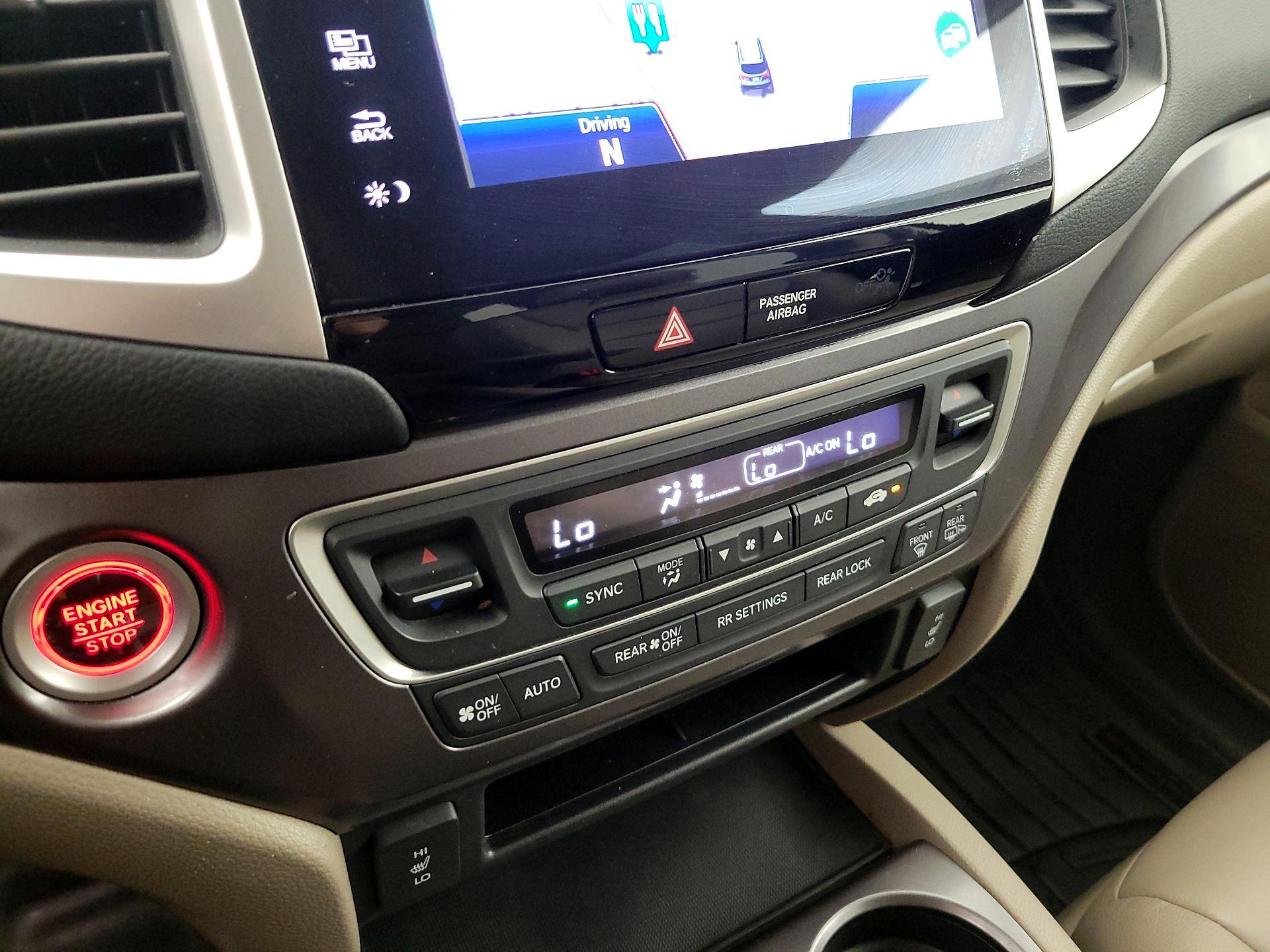 Thumbnail: 2016 Honda Pilot - 17