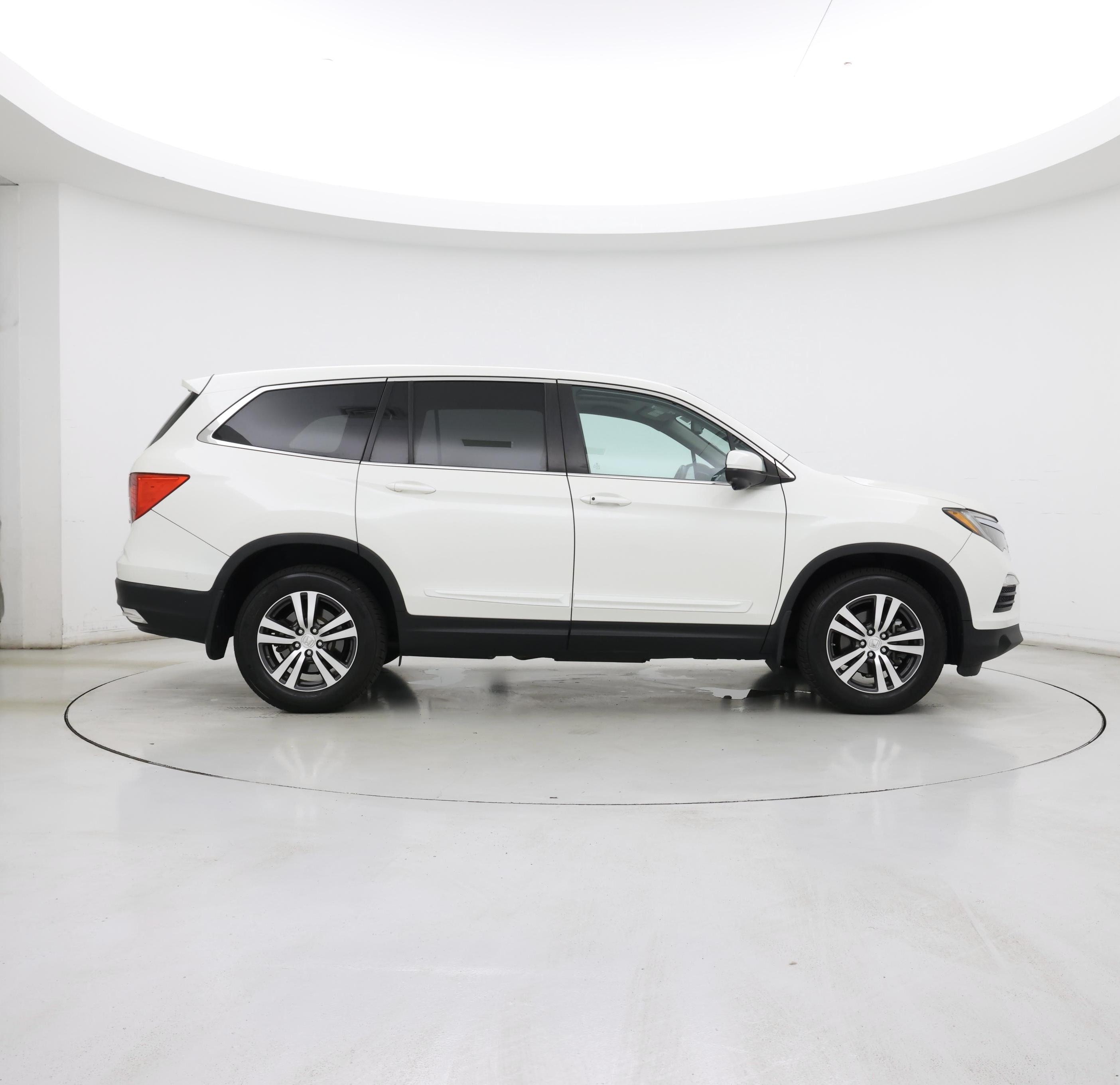 Thumbnail: 2016 Honda Pilot - 7