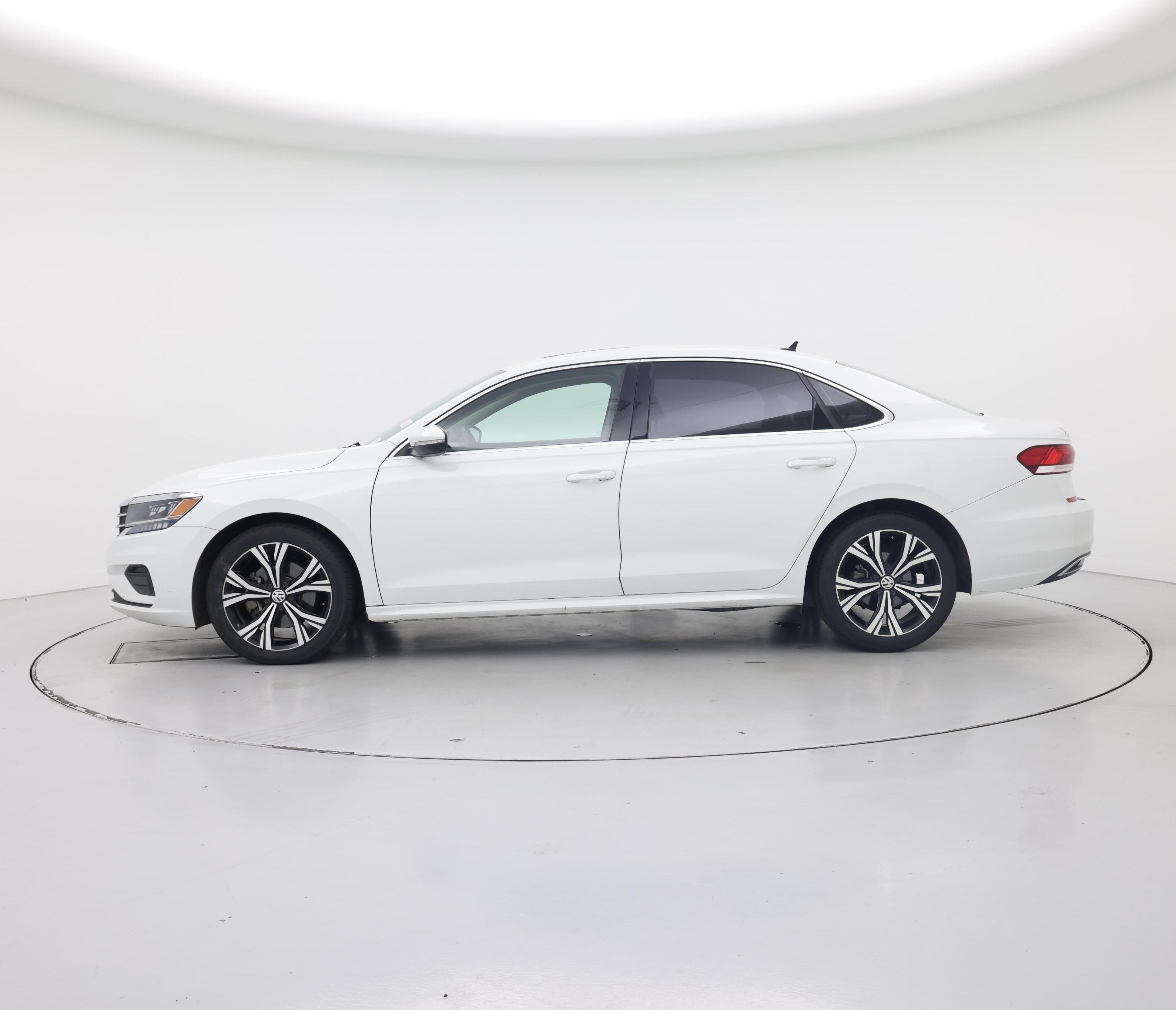 Thumbnail: 2022 Volkswagen Passat - 3