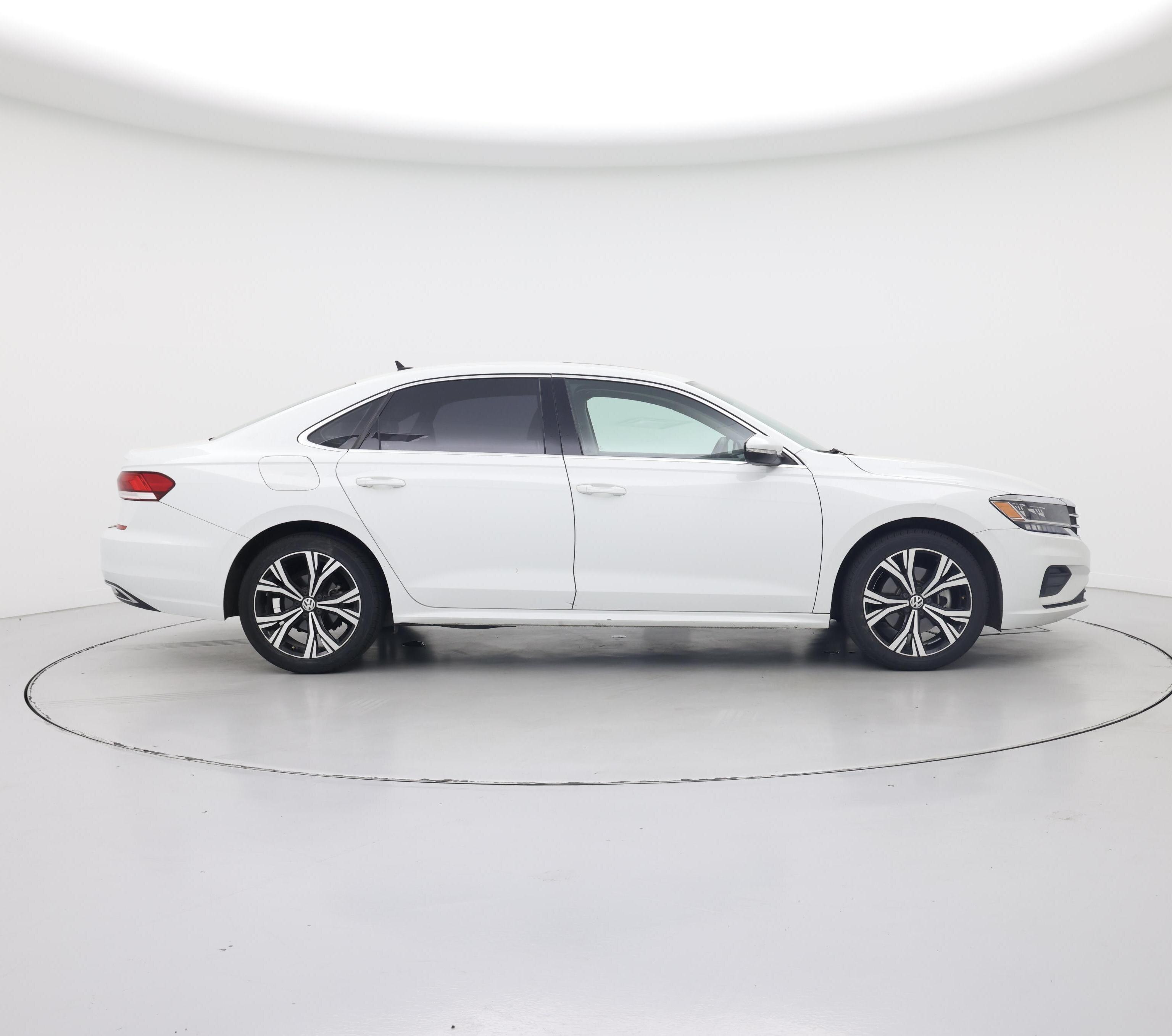 Thumbnail: 2022 Volkswagen Passat - 7