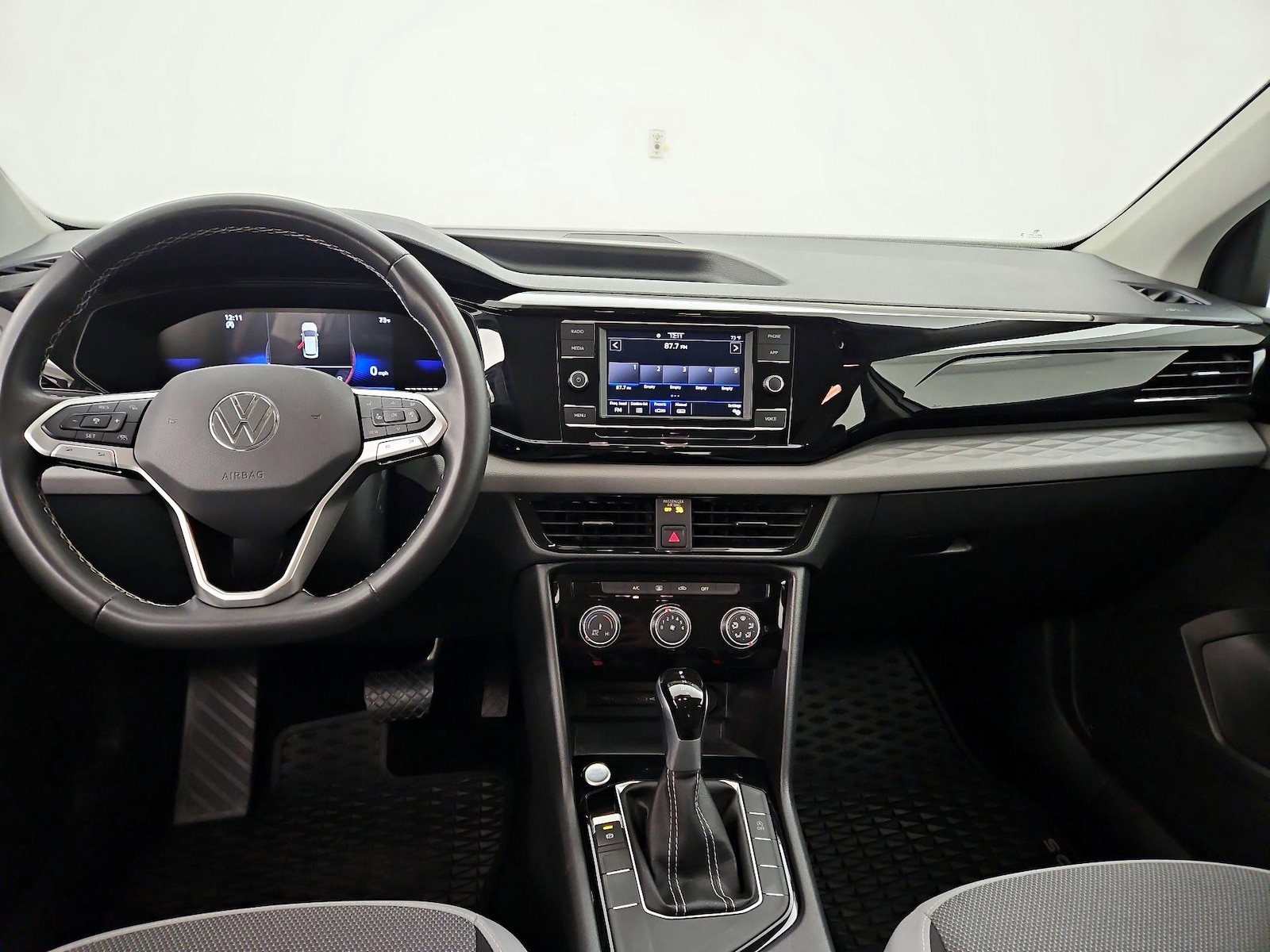 2024 Volkswagen Taos S - Photo 10