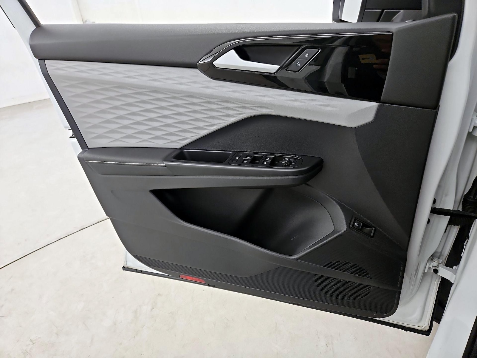 2024 Volkswagen Taos S - Photo 13