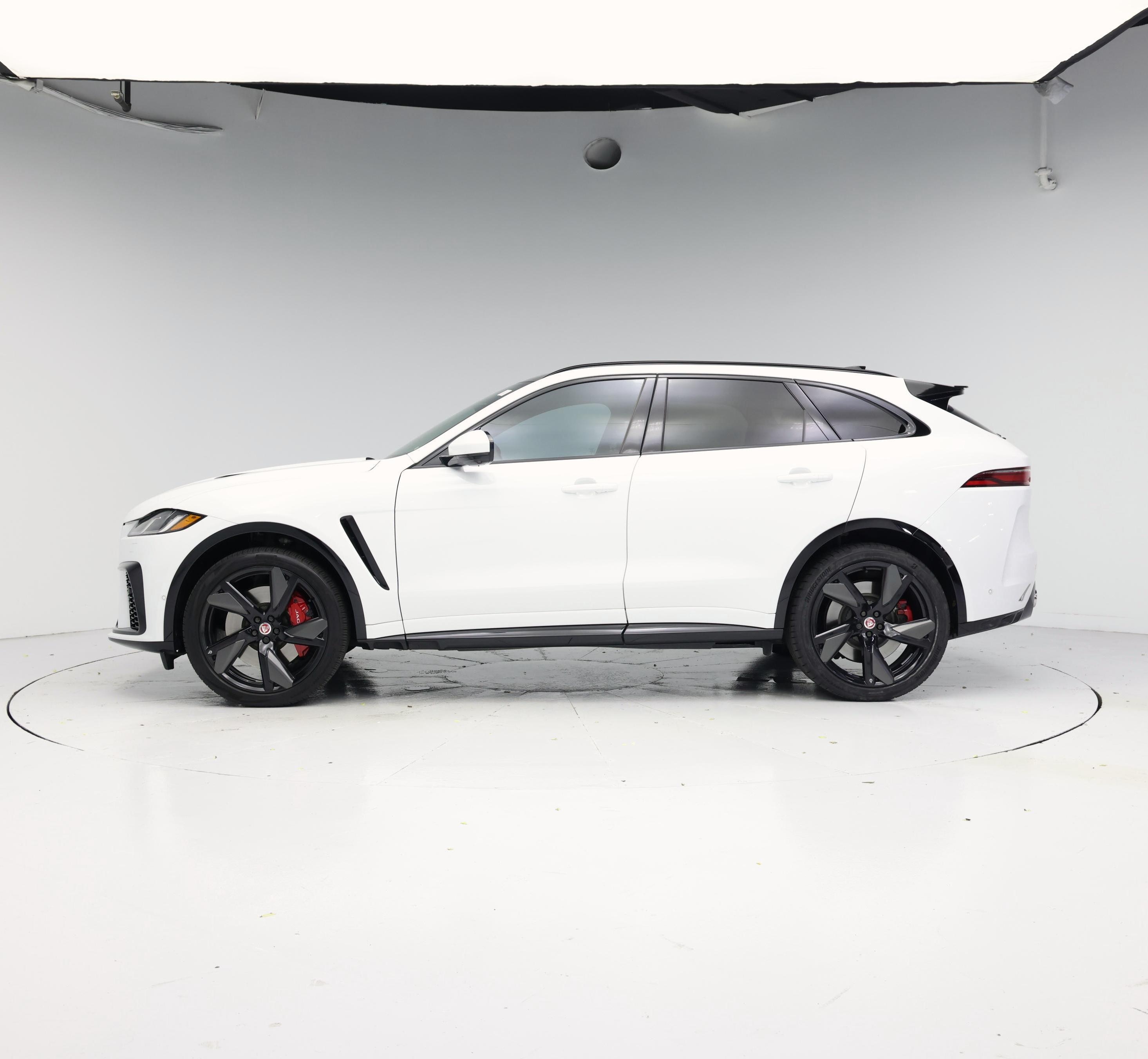 Thumbnail: 2023 Jaguar F-Pace - 3
