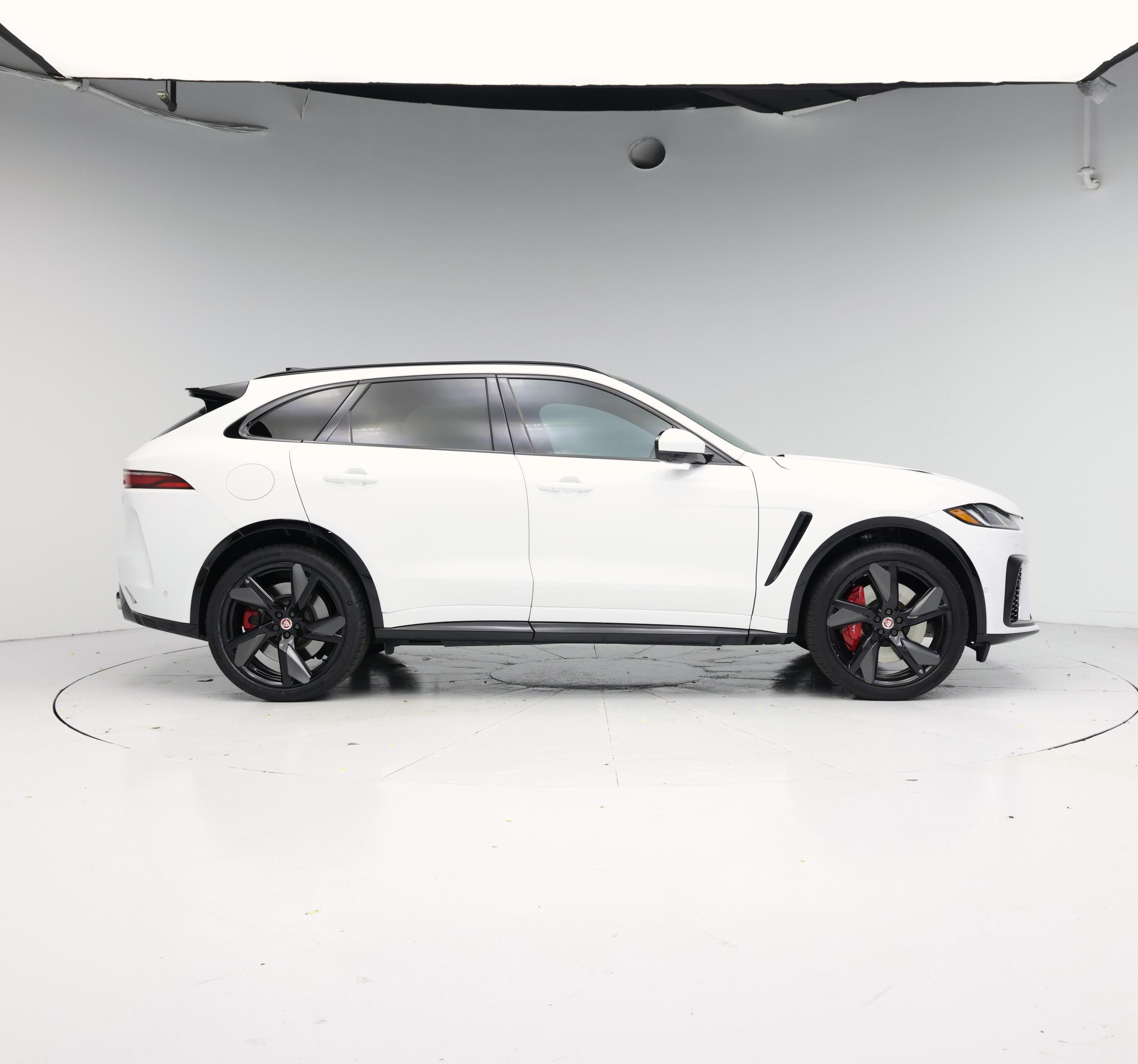 Thumbnail: 2023 Jaguar F-Pace - 7