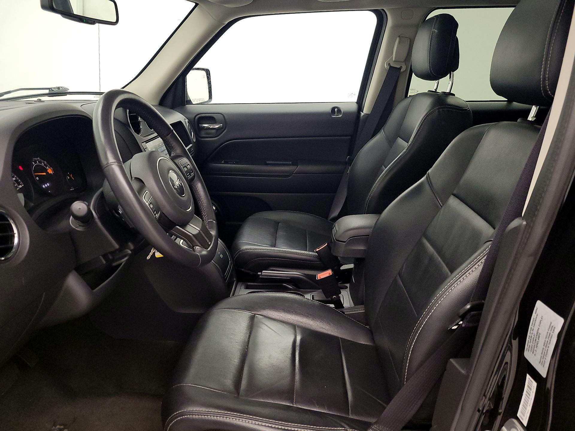 Thumbnail: 2017 Jeep Patriot - 11