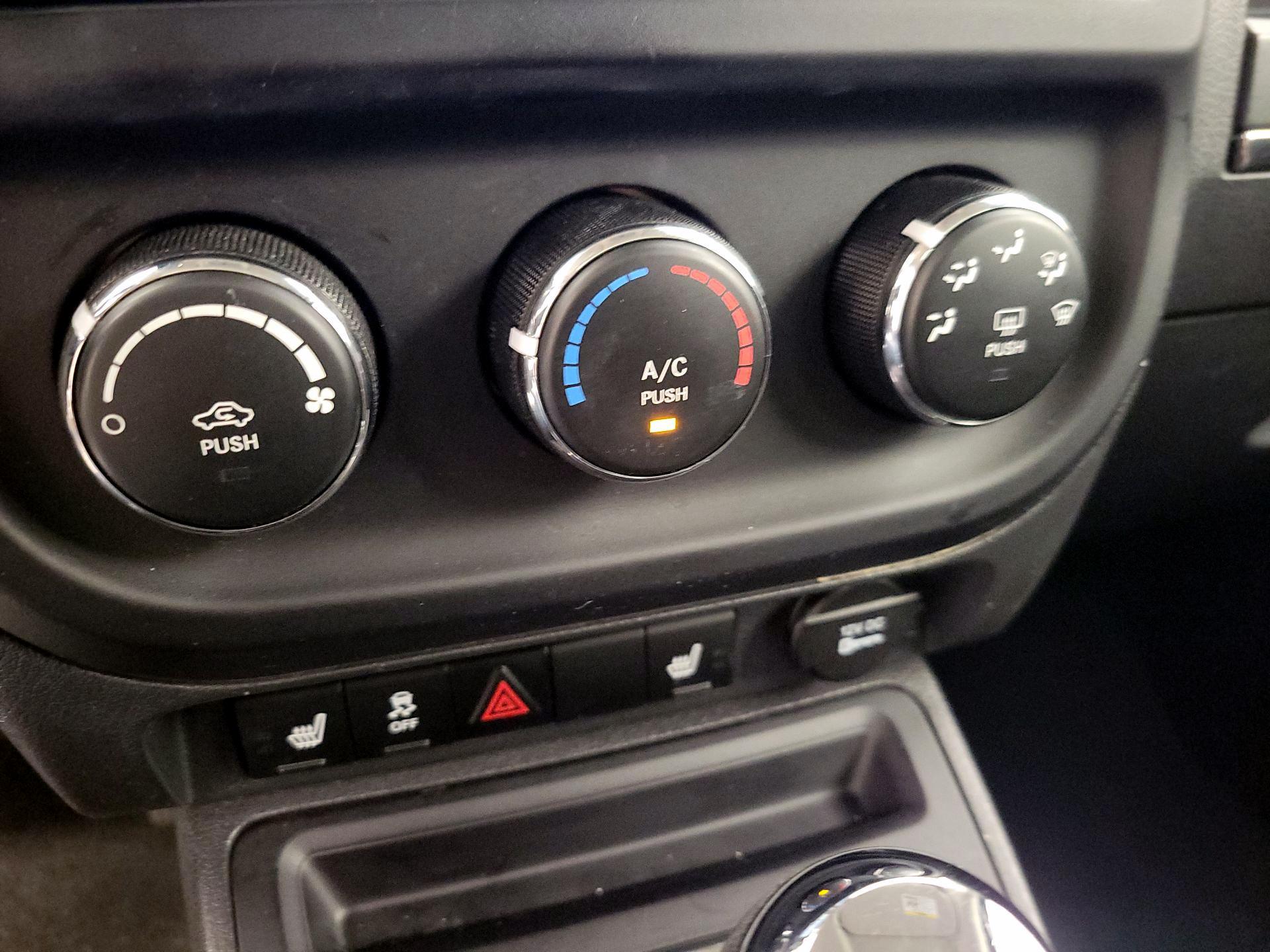 Thumbnail: 2017 Jeep Patriot - 14