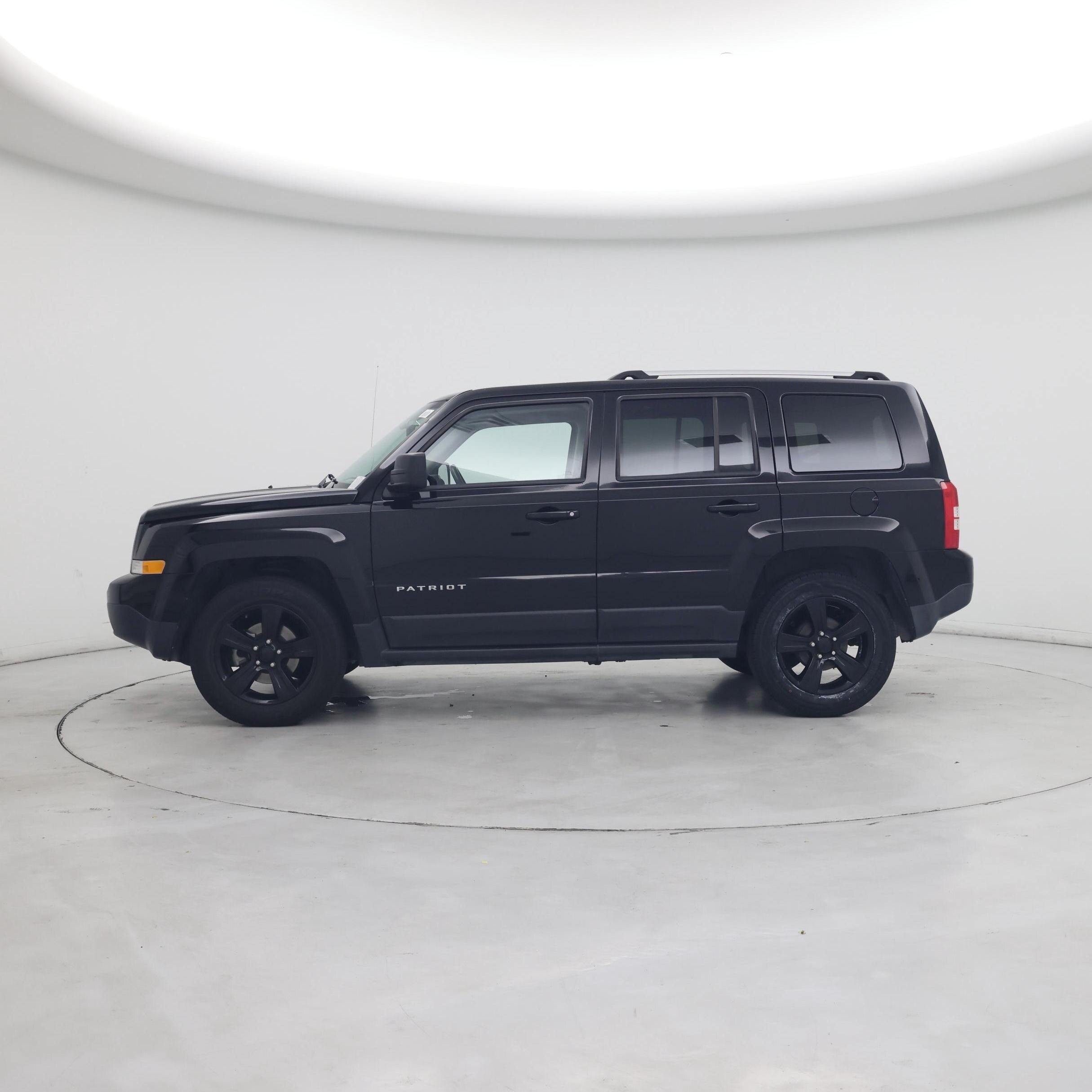 Thumbnail: 2017 Jeep Patriot - 3