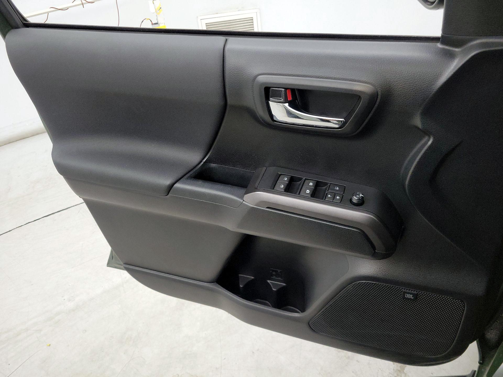 Thumbnail: 2021 Toyota Tacoma - 12