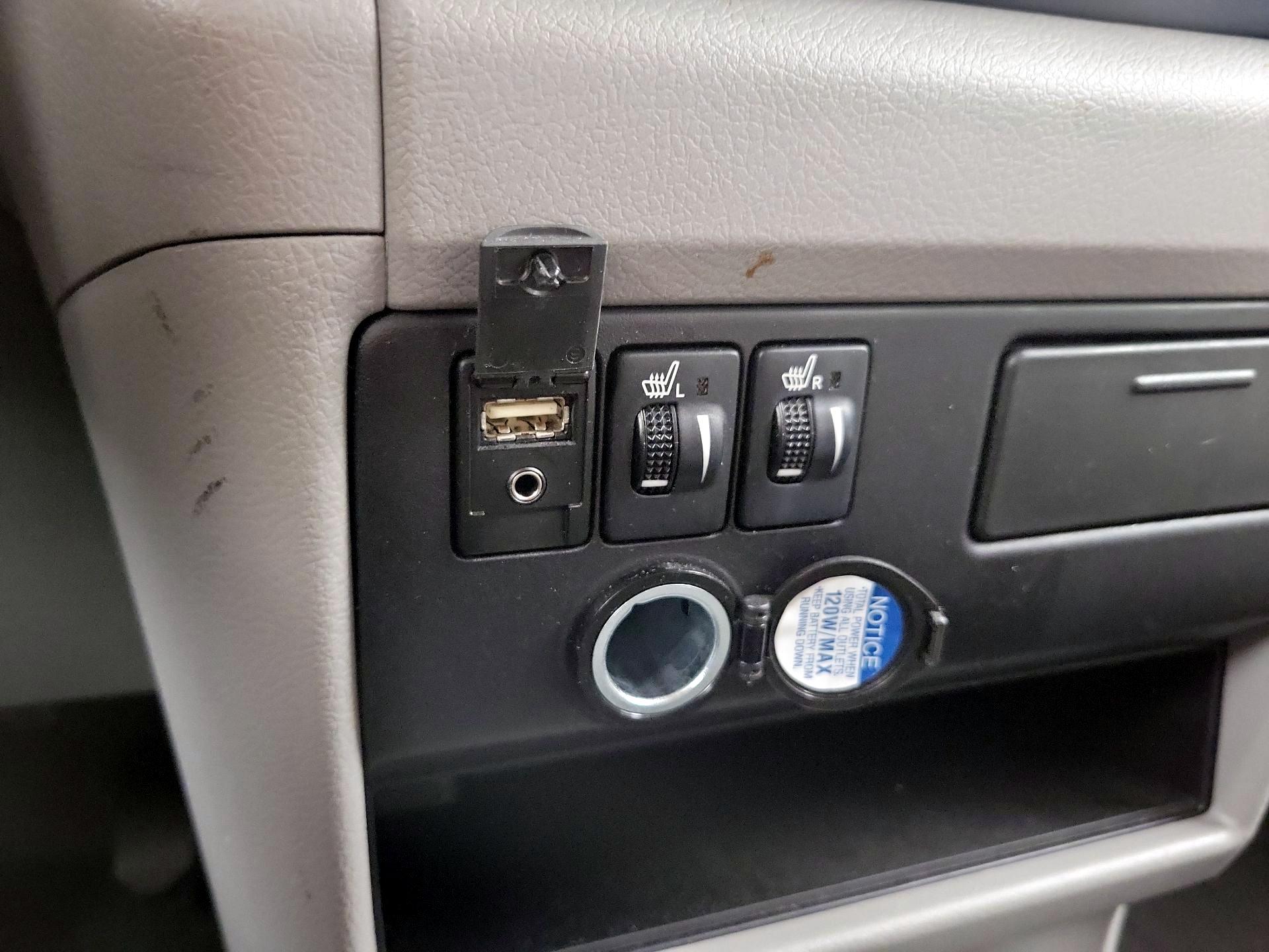 Thumbnail: 2017 Toyota Sienna - 19