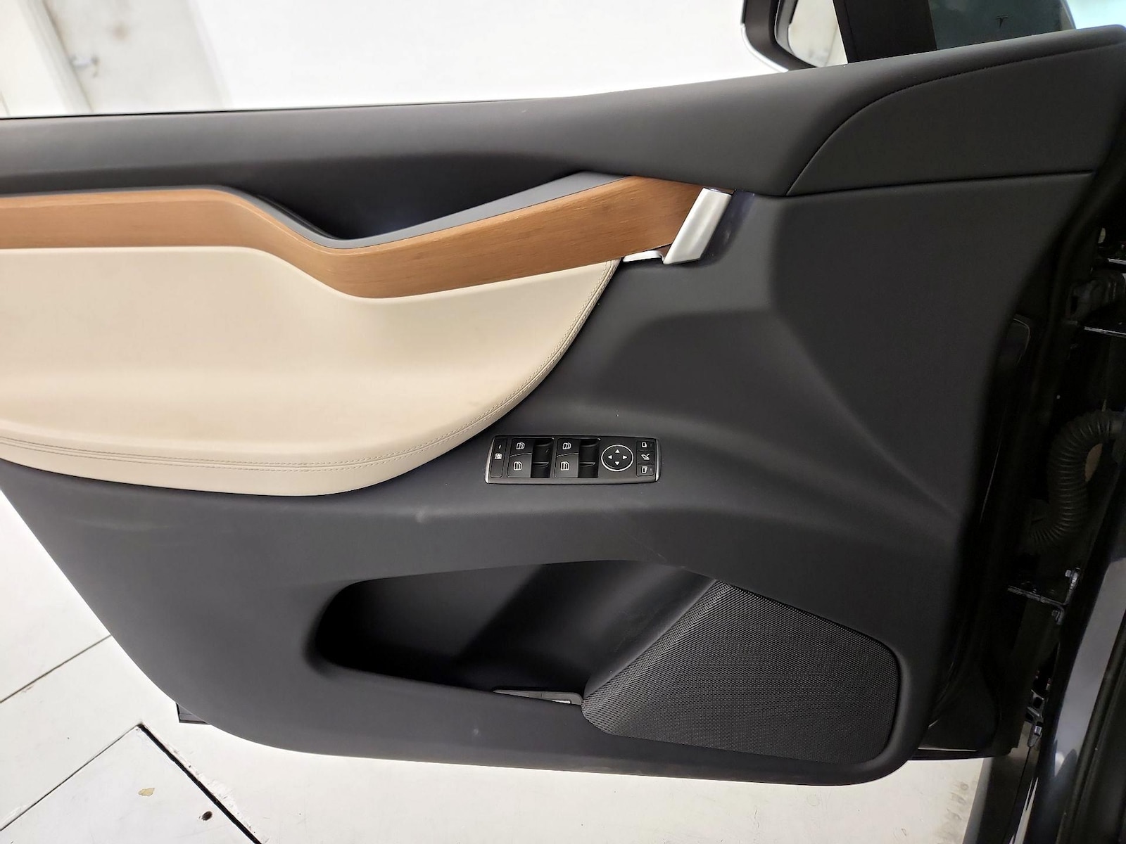 2020 Tesla Model X Long Range Plus - Photo 13