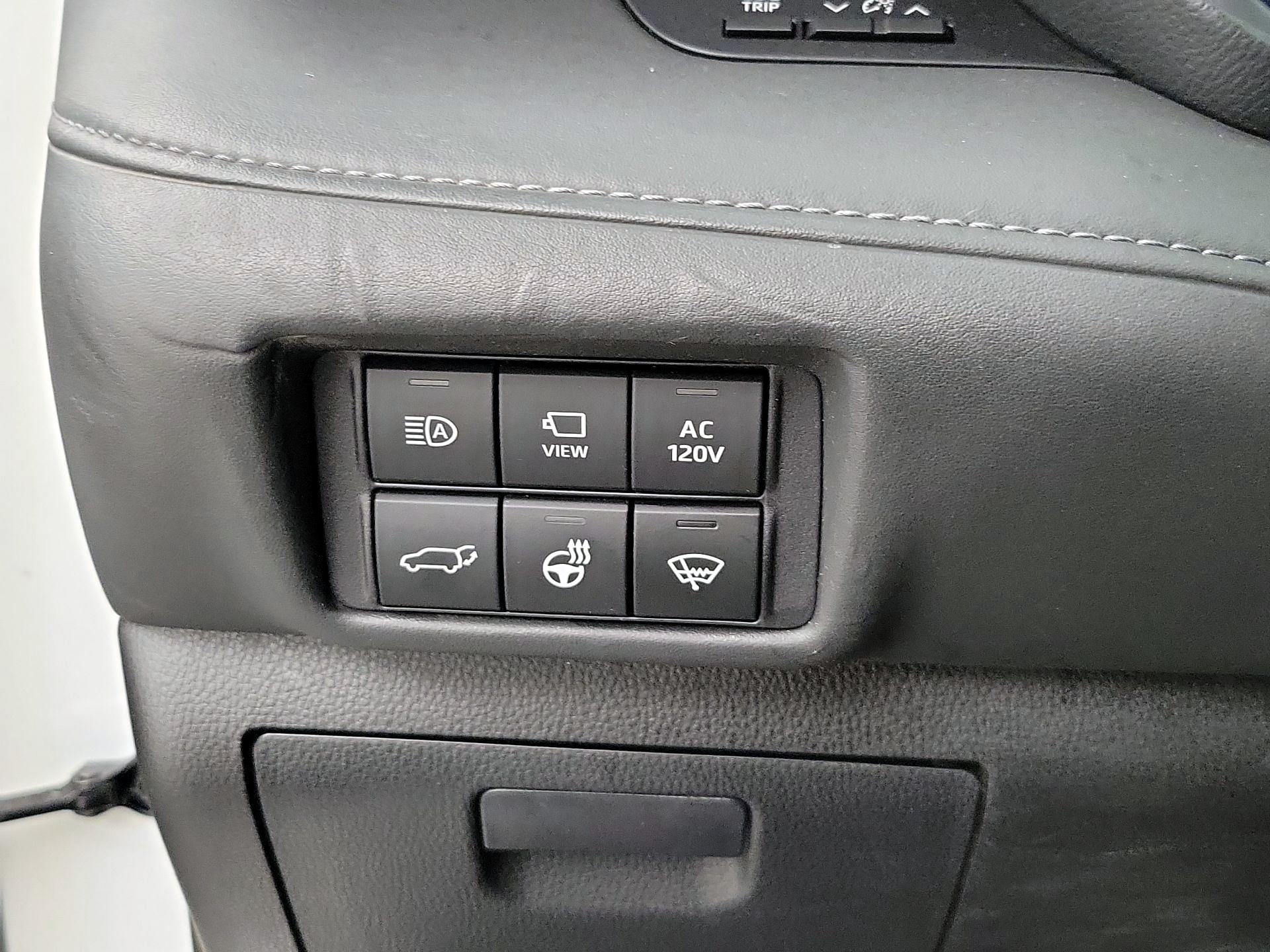Thumbnail: 2020 Toyota Highlander - 13