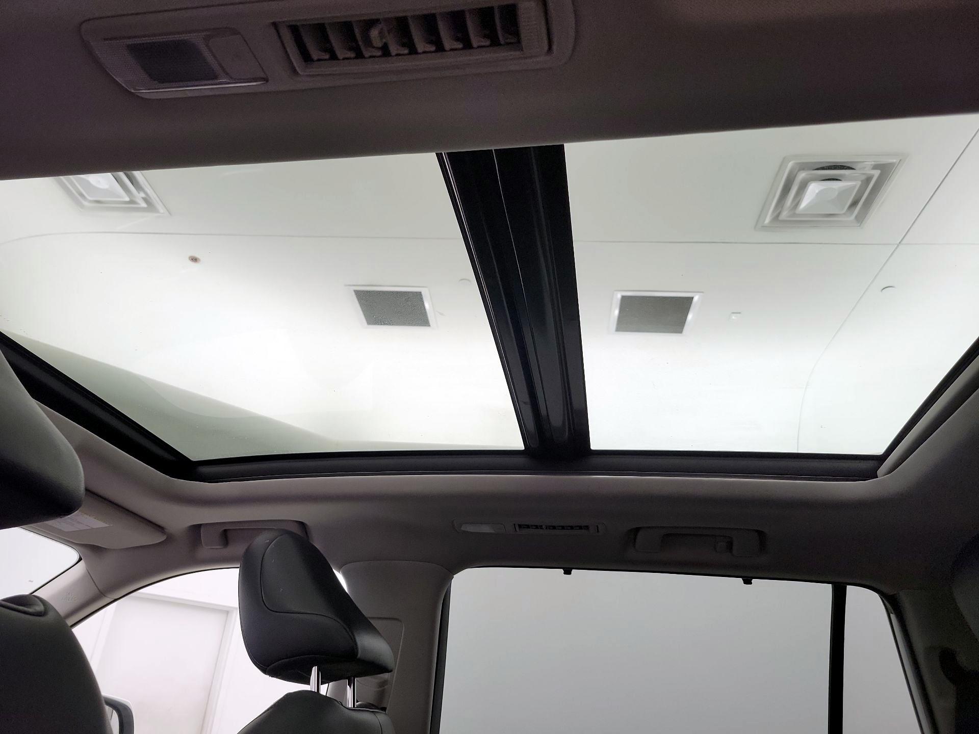 Thumbnail: 2020 Toyota Highlander - 19