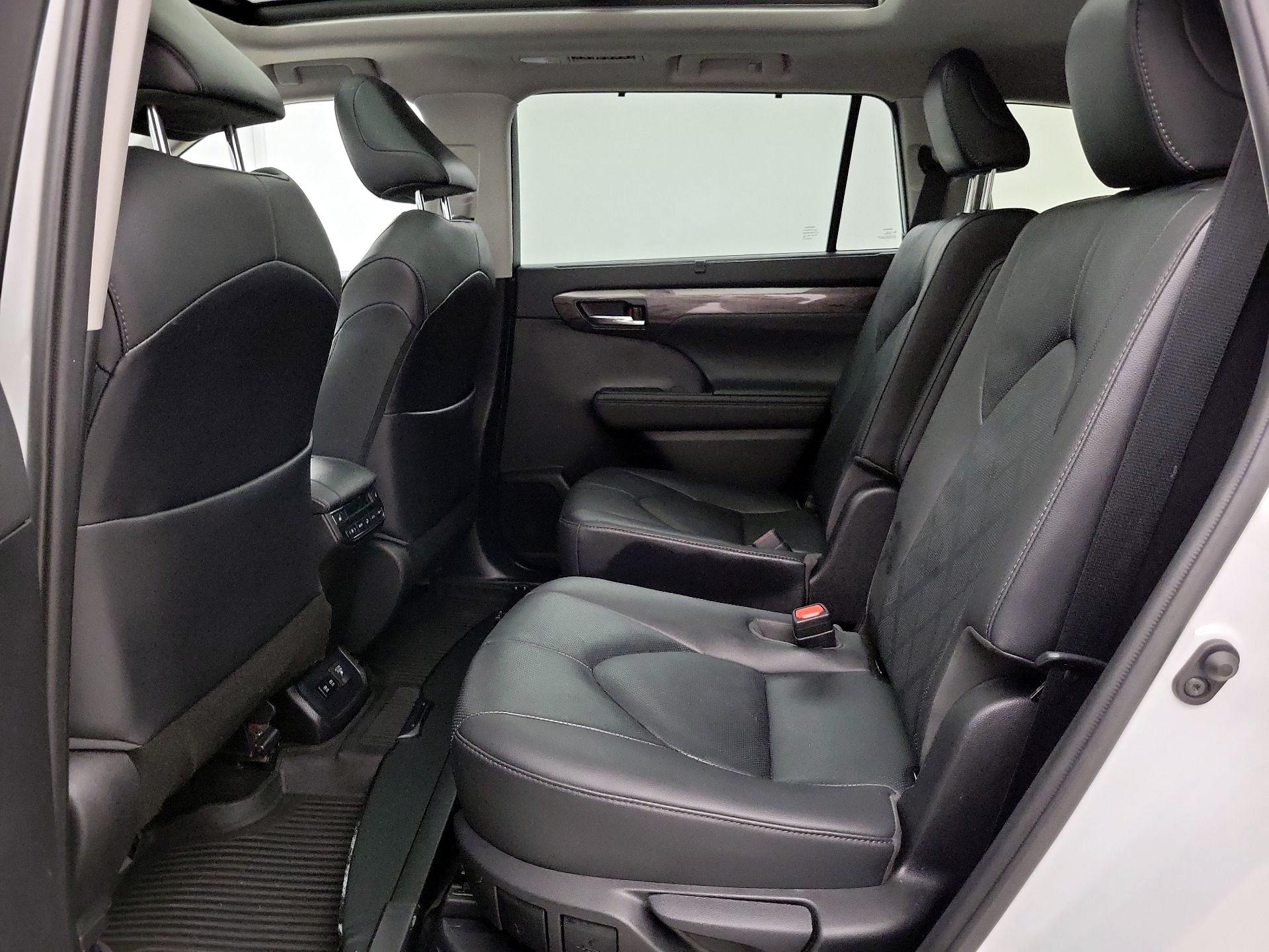 Thumbnail: 2020 Toyota Highlander - 20