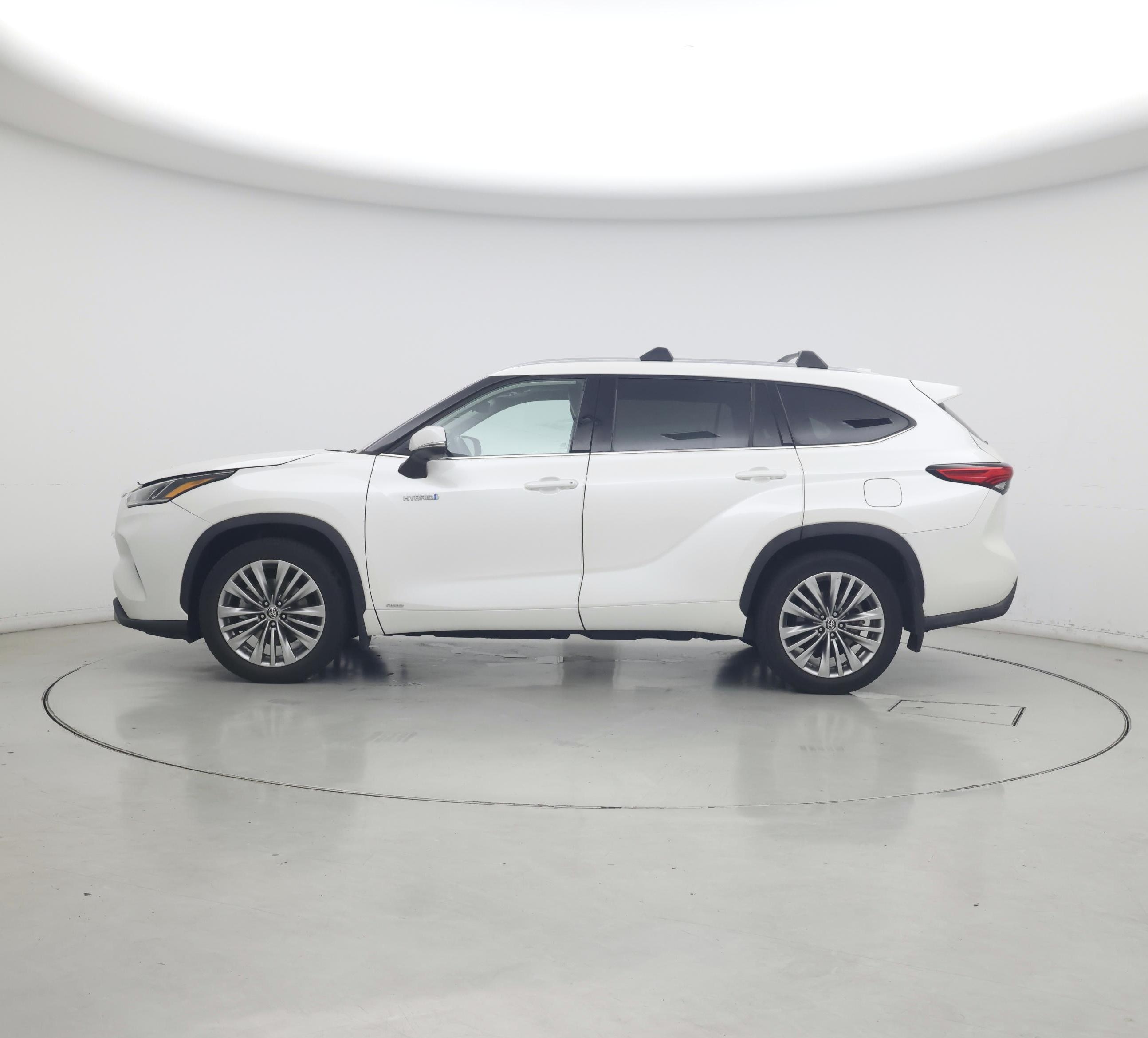Thumbnail: 2020 Toyota Highlander - 3